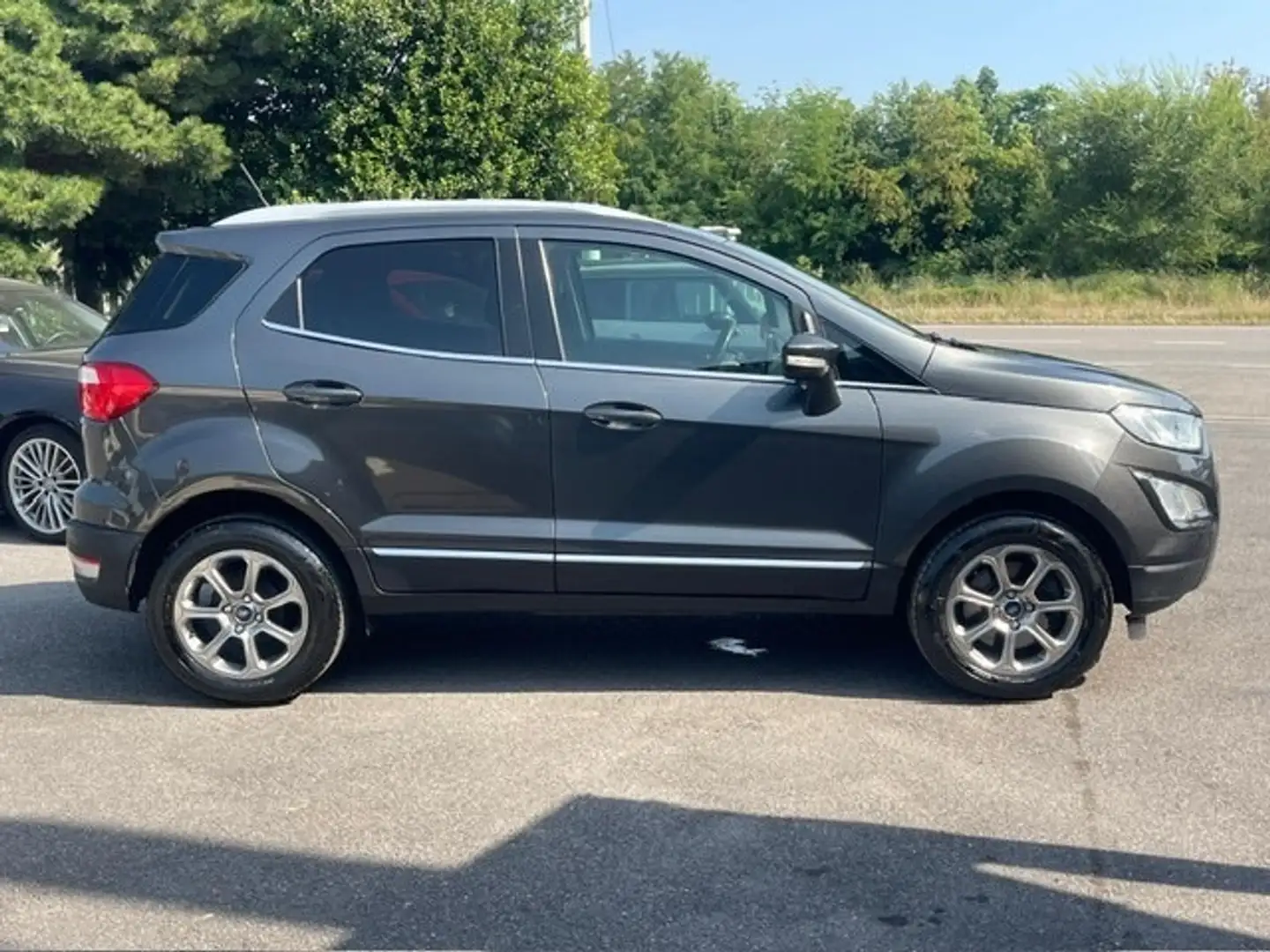 Ford EcoSport 1.0 EcoBoost 125 CV Start&Stop Titanium Grijs - 2