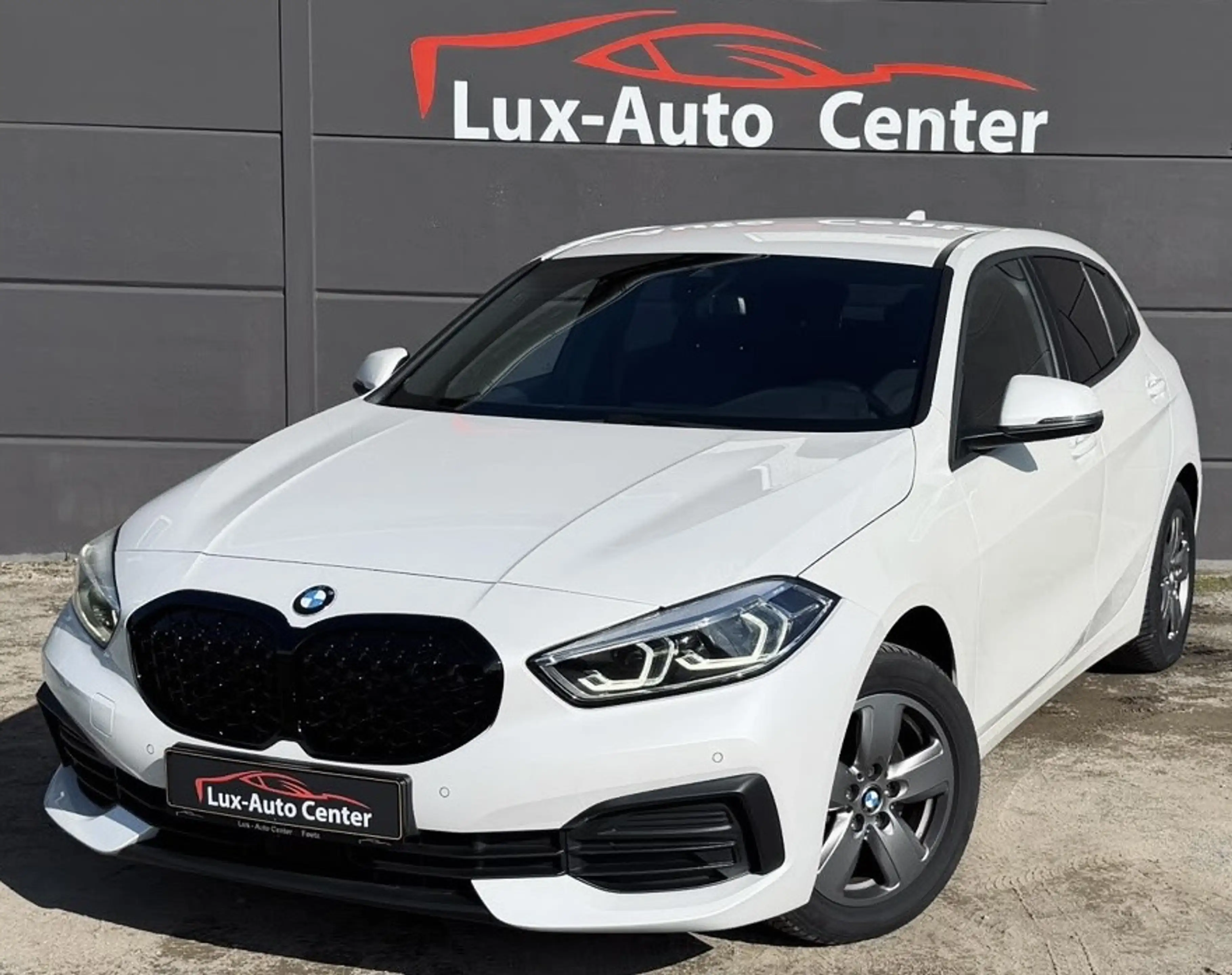 BMW 118 118i Automatique // Révisée Et Garantie 12 Mois✅✅✅ — photo 2