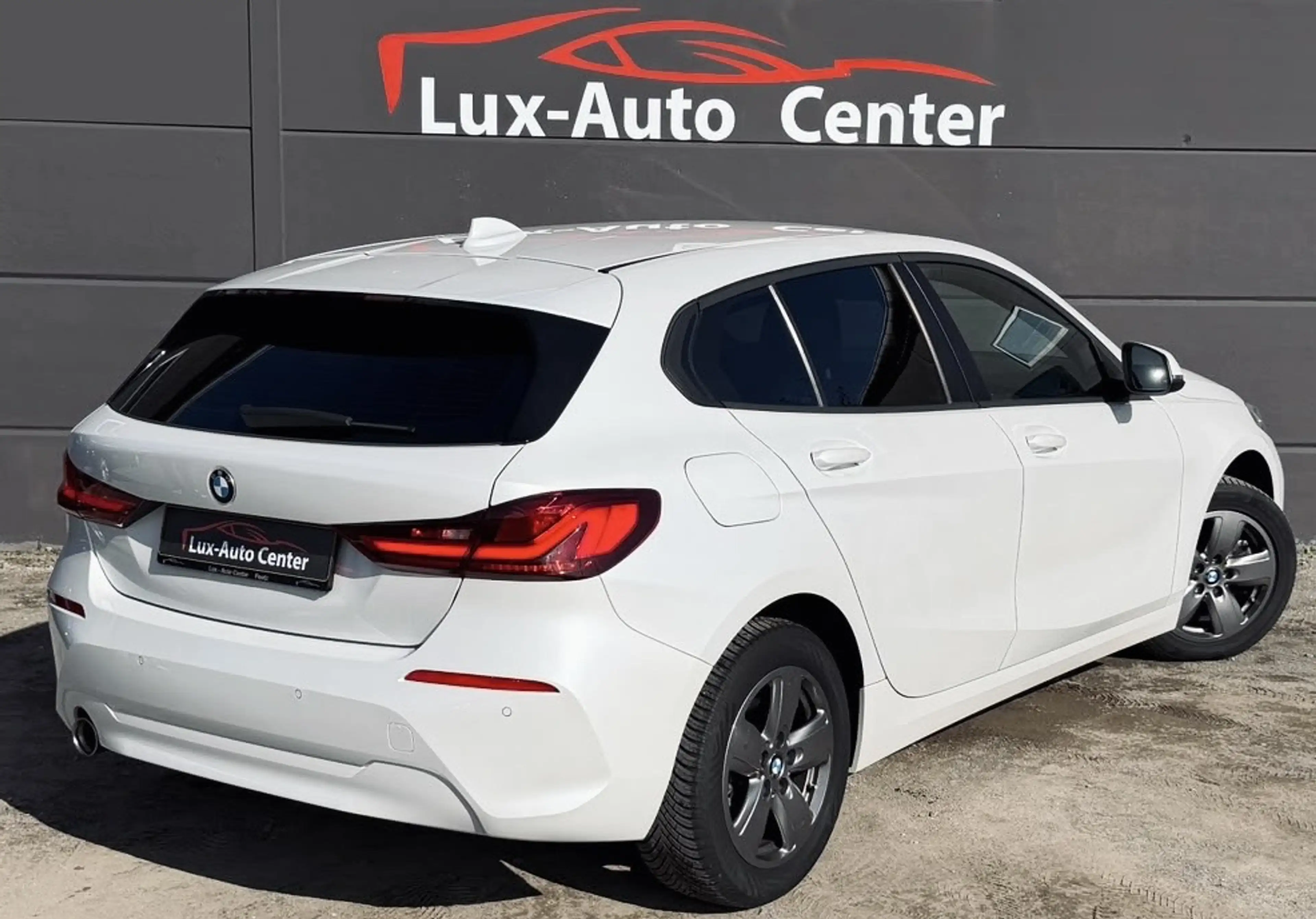 BMW 118 118i Automatique // Révisée Et Garantie 12 Mois✅✅✅ — photo 6