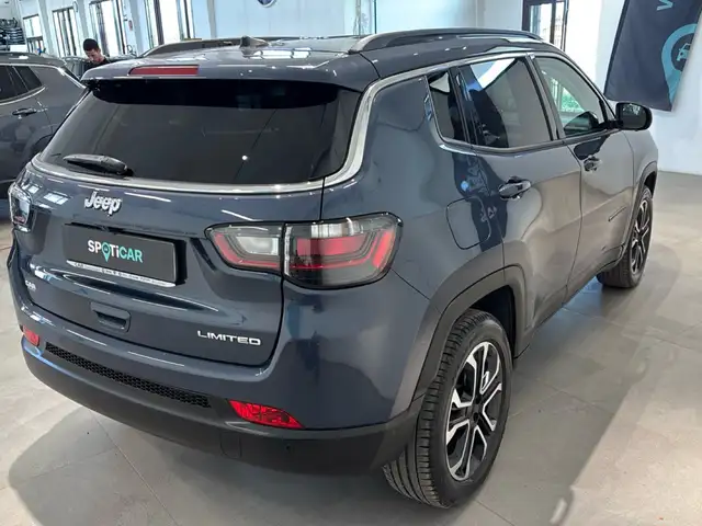 Jeep Compass view 4