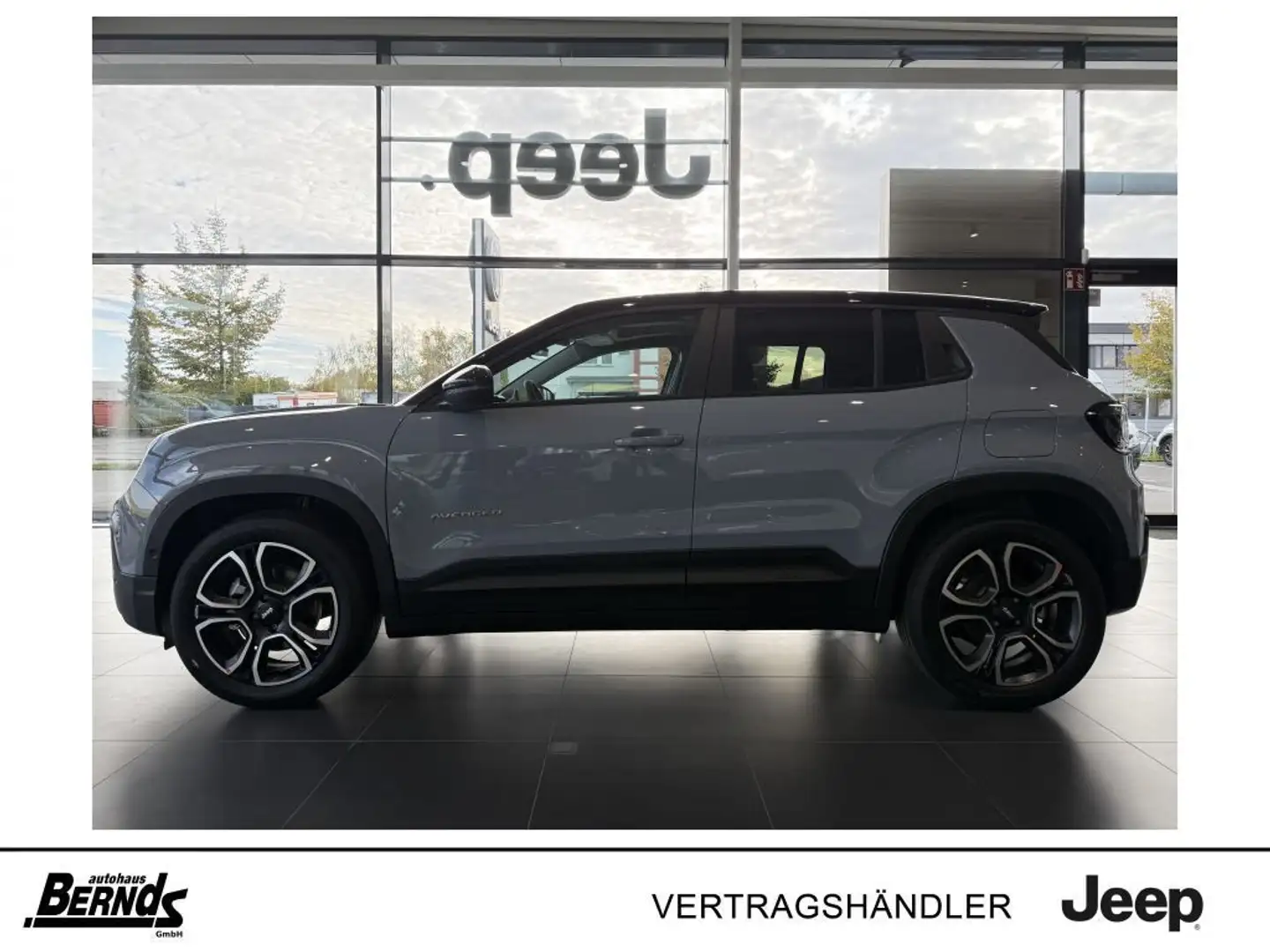 Jeep Avenger 1.2 T3 48V e-Hybrid Automatik Summit Grau - 2