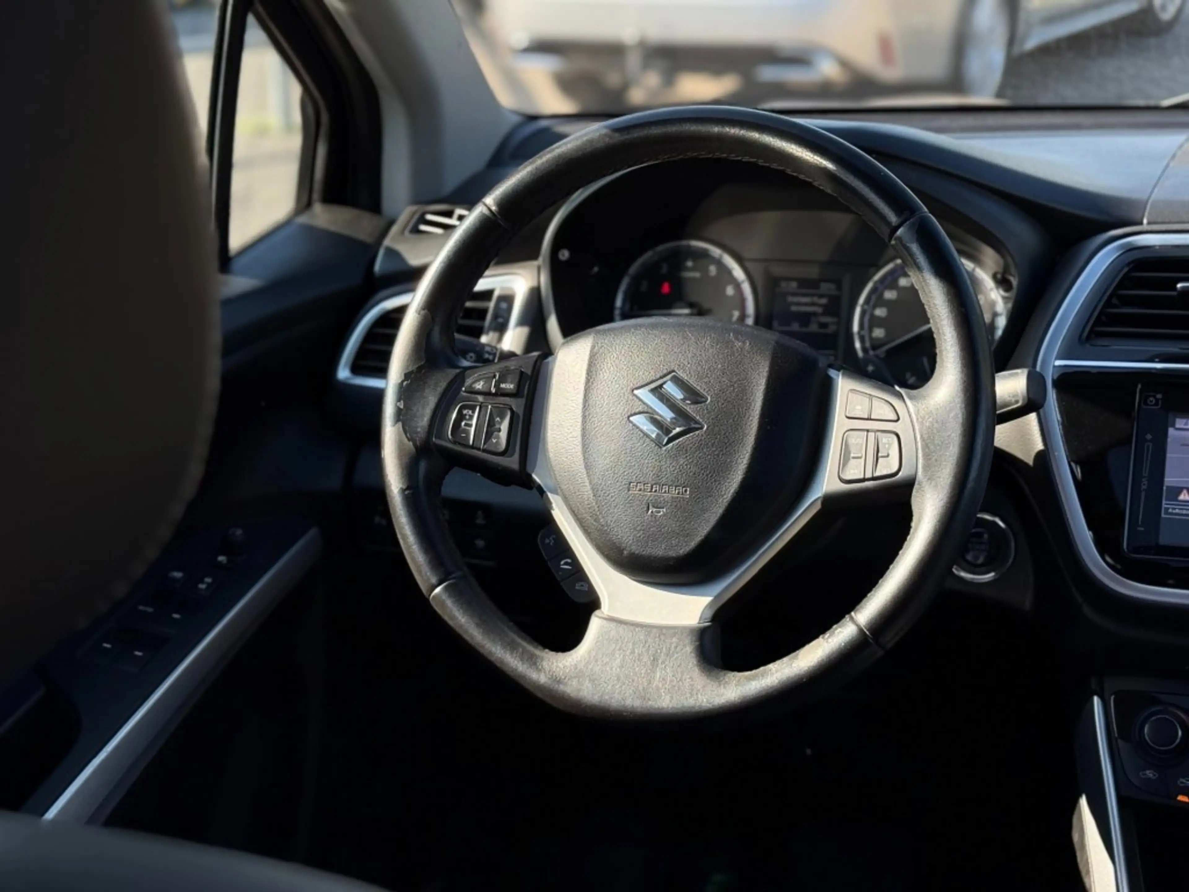 Suzuki SX4 S-Cross 1.4 HIGH EXE TREKHAAK — photo 11