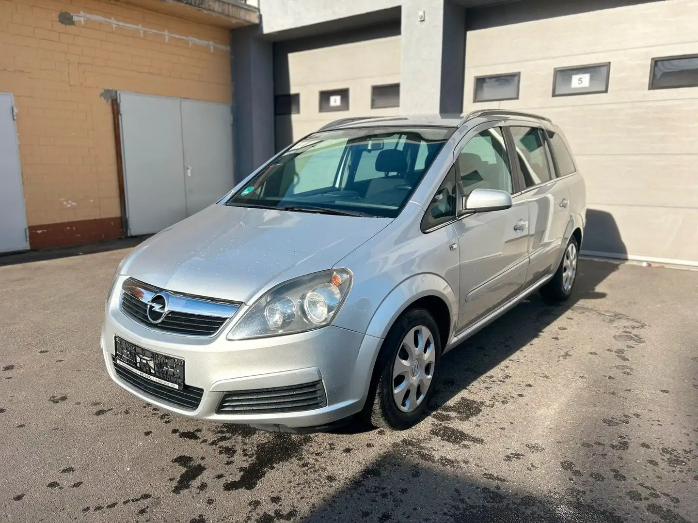 Opel Zafira B Edition Argent - 1