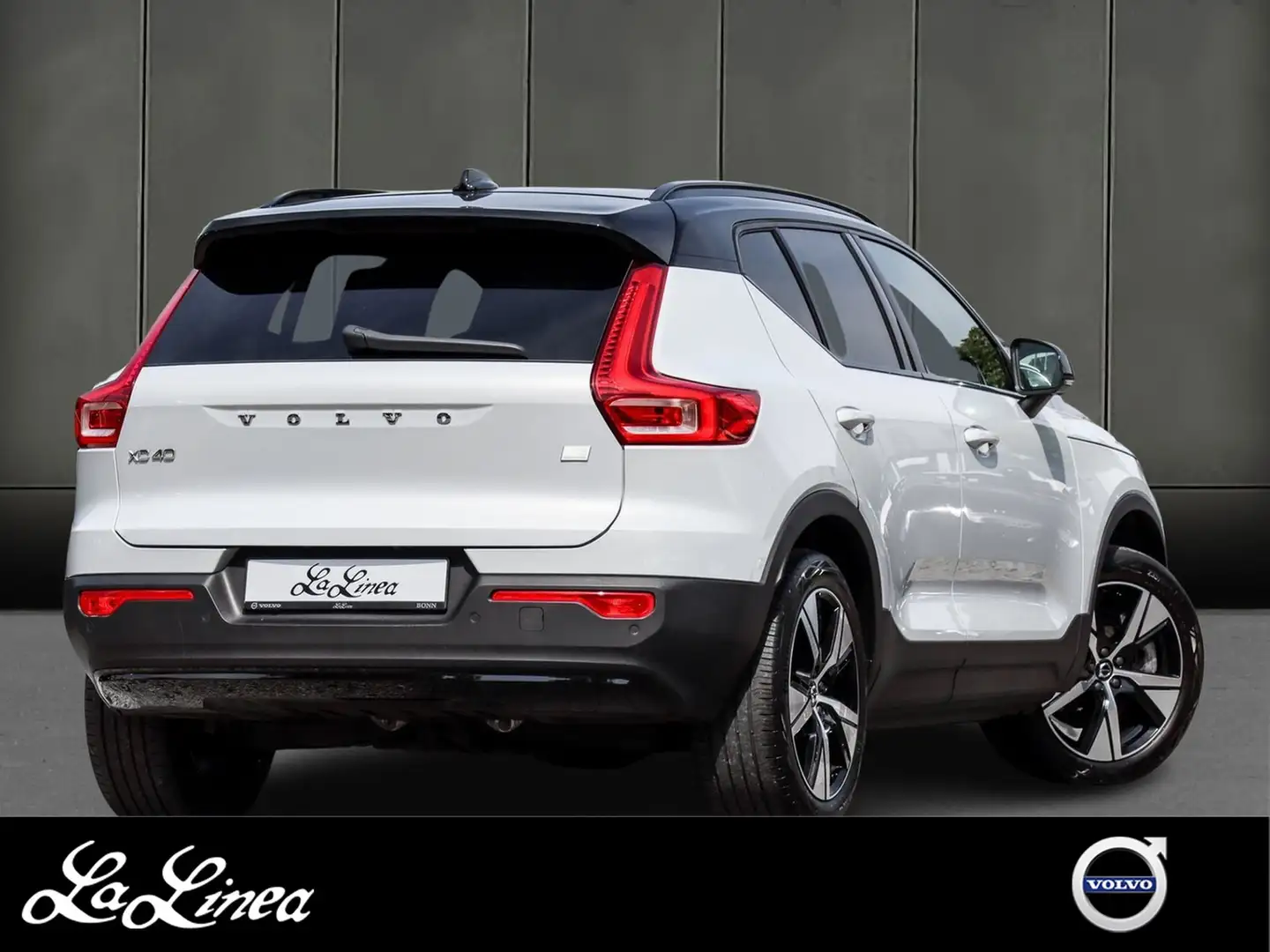 Volvo XC40 Recharge P8 R Design Pure Electric AWD Navi*PDC... Zilver - 2