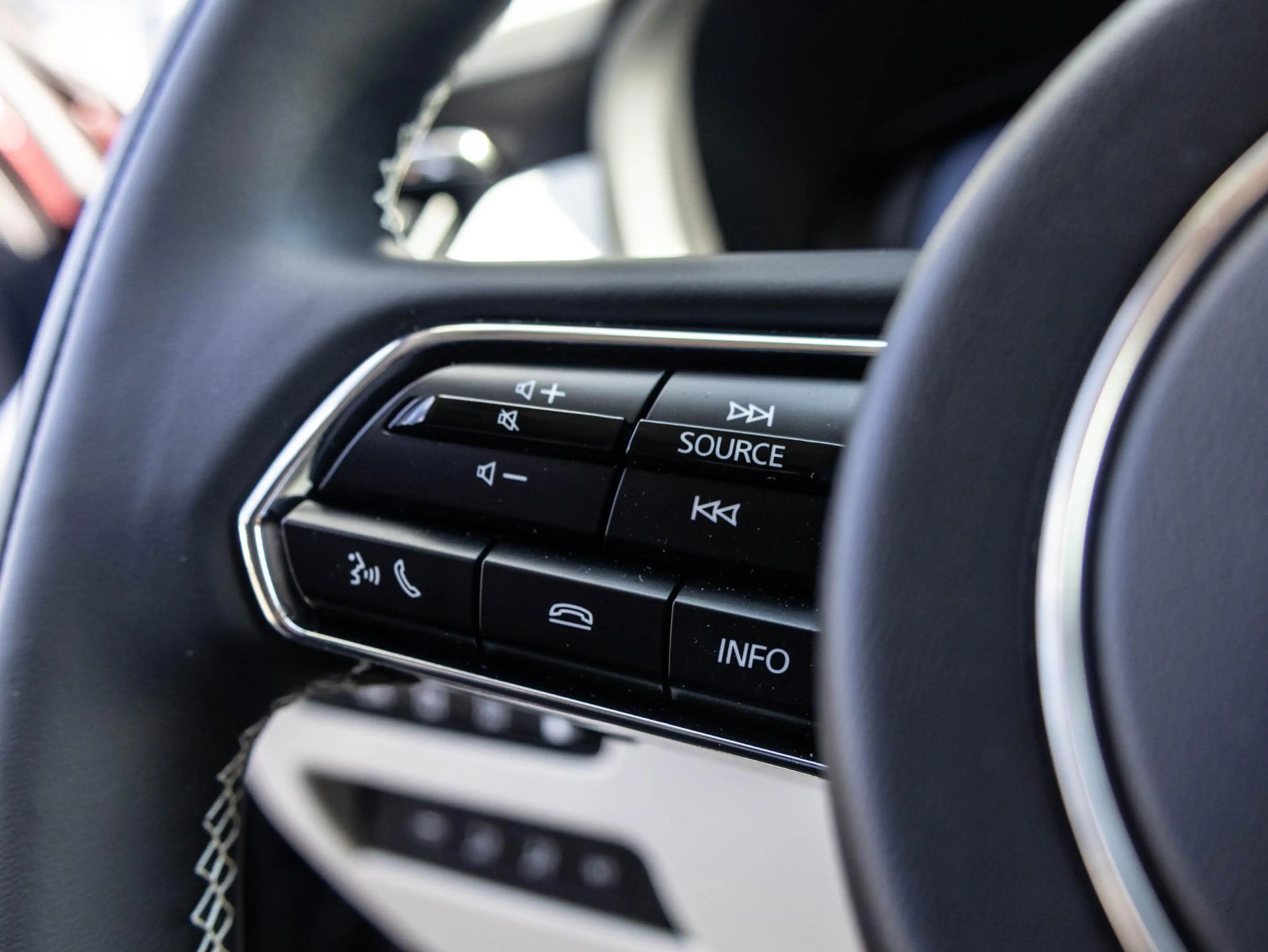 Mazda CX-80 2.5 e-SkyActiv PHEV Takumi Plus 6p. | Pano | Leder — photo 11