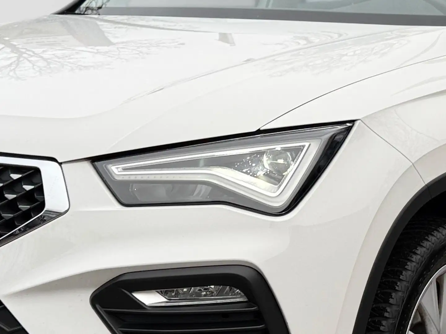 SEAT Ateca 1.5TSI DSG Xperience NAVI ACC Beats Kamera Weiß - 2