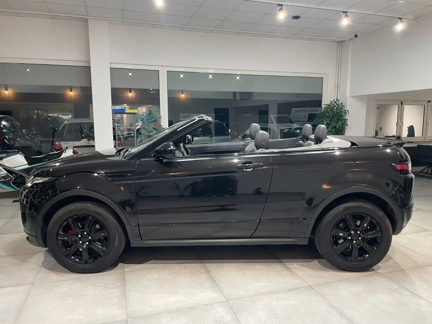 Land Rover Range Rover Evoque Cabriolet 2.0 TD4 SE Dynamic Schwarz - 2