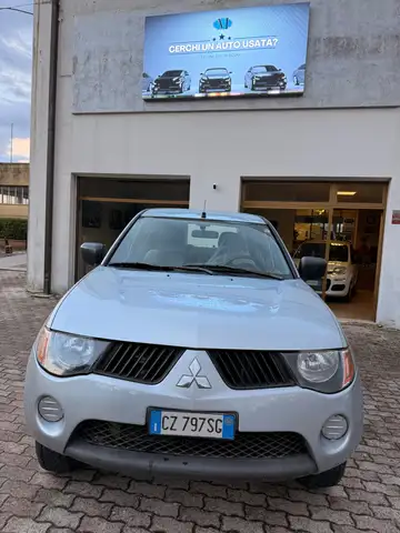 Mitsubishi L200 L200 Cab IV 2006 2.5