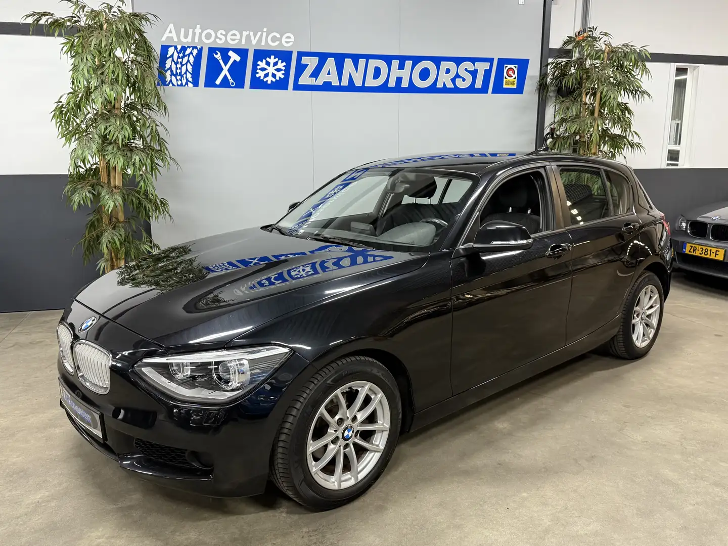 BMW 116 1-serie 116i Zwart - 1