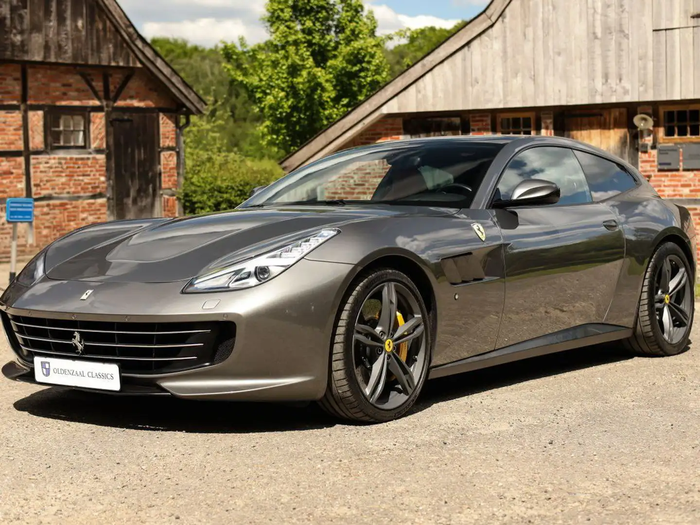 Ferrari GTC4 Lusso 6.3 V12 Сірий - 1