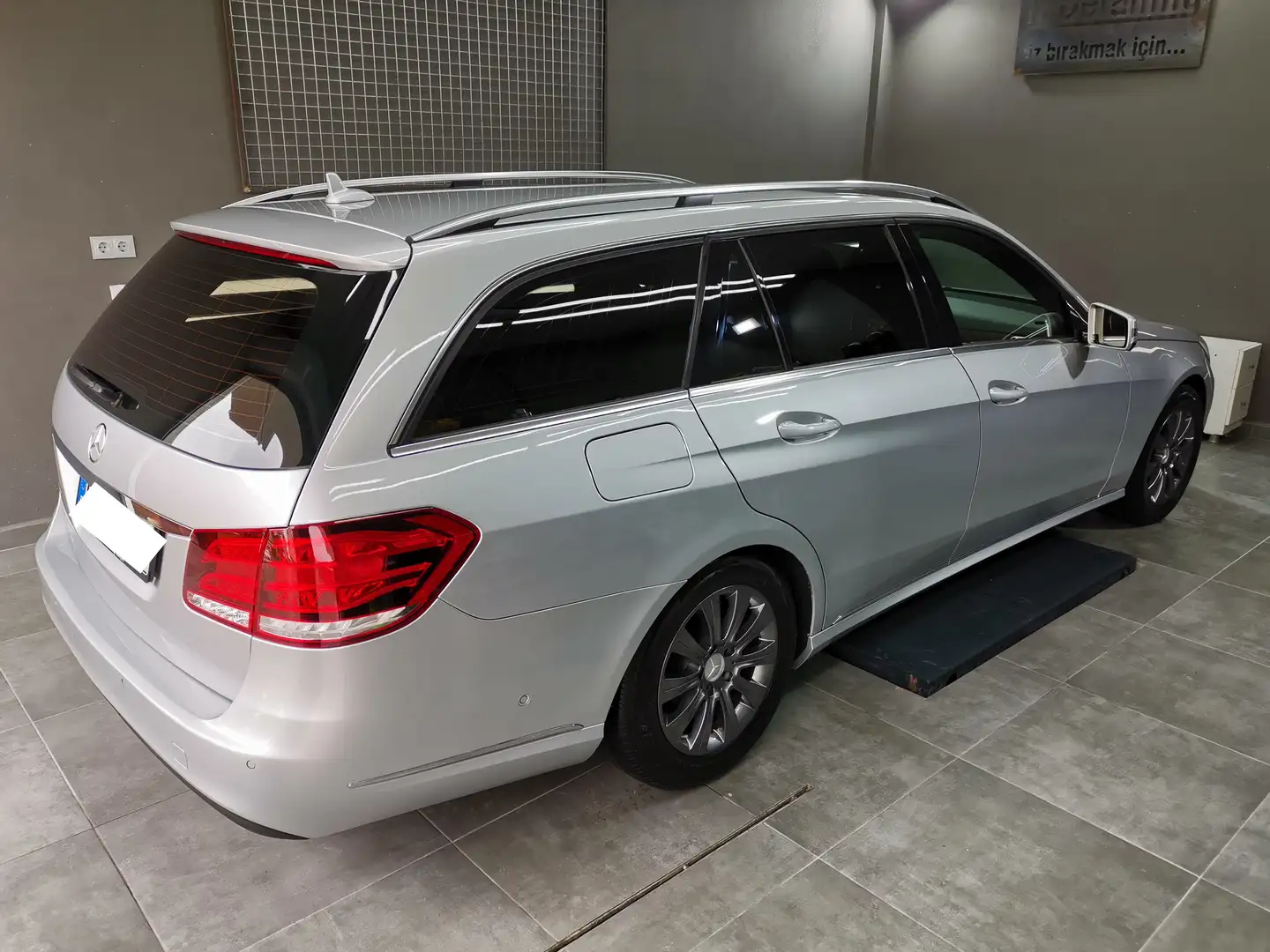 Mercedes-Benz E 220 E-Klasse T-Modell Diesel T CDI Elegance Silber - 2
