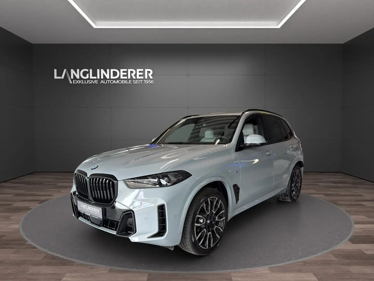 BMW X5 xDrive30d MSportpaket PRO AHK h/k RFK Grau - 1
