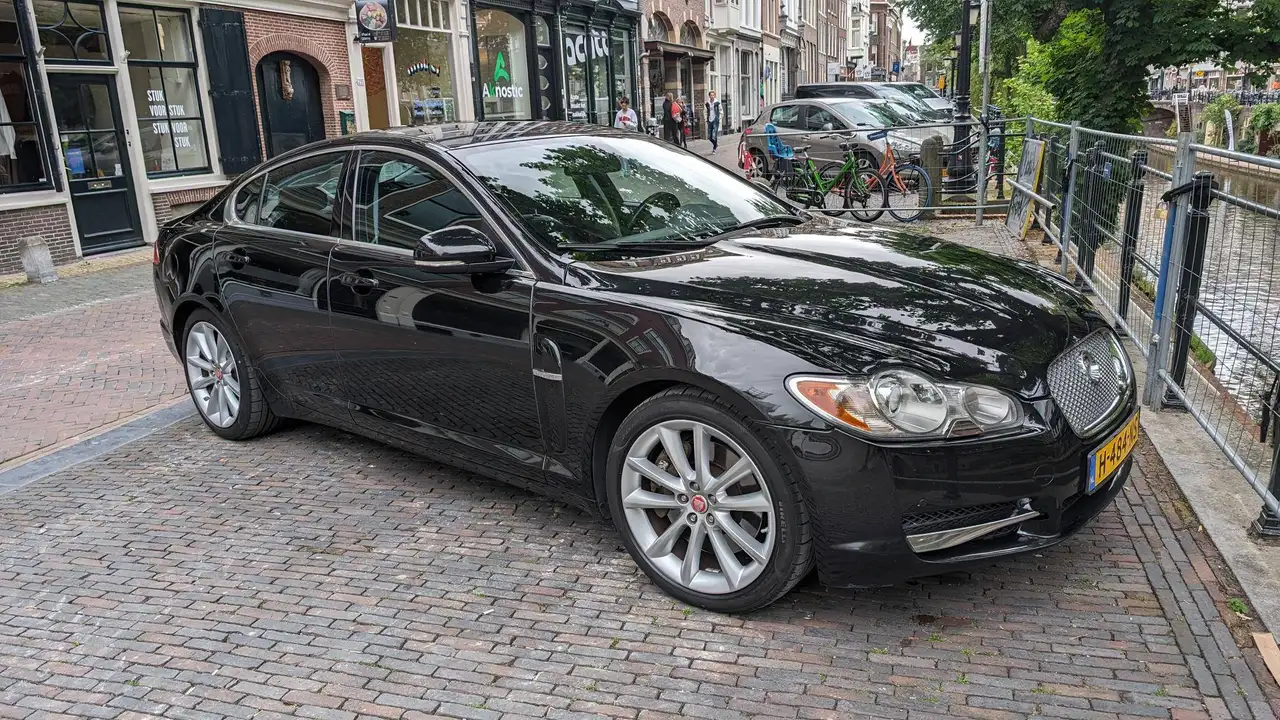 Jaguar XF