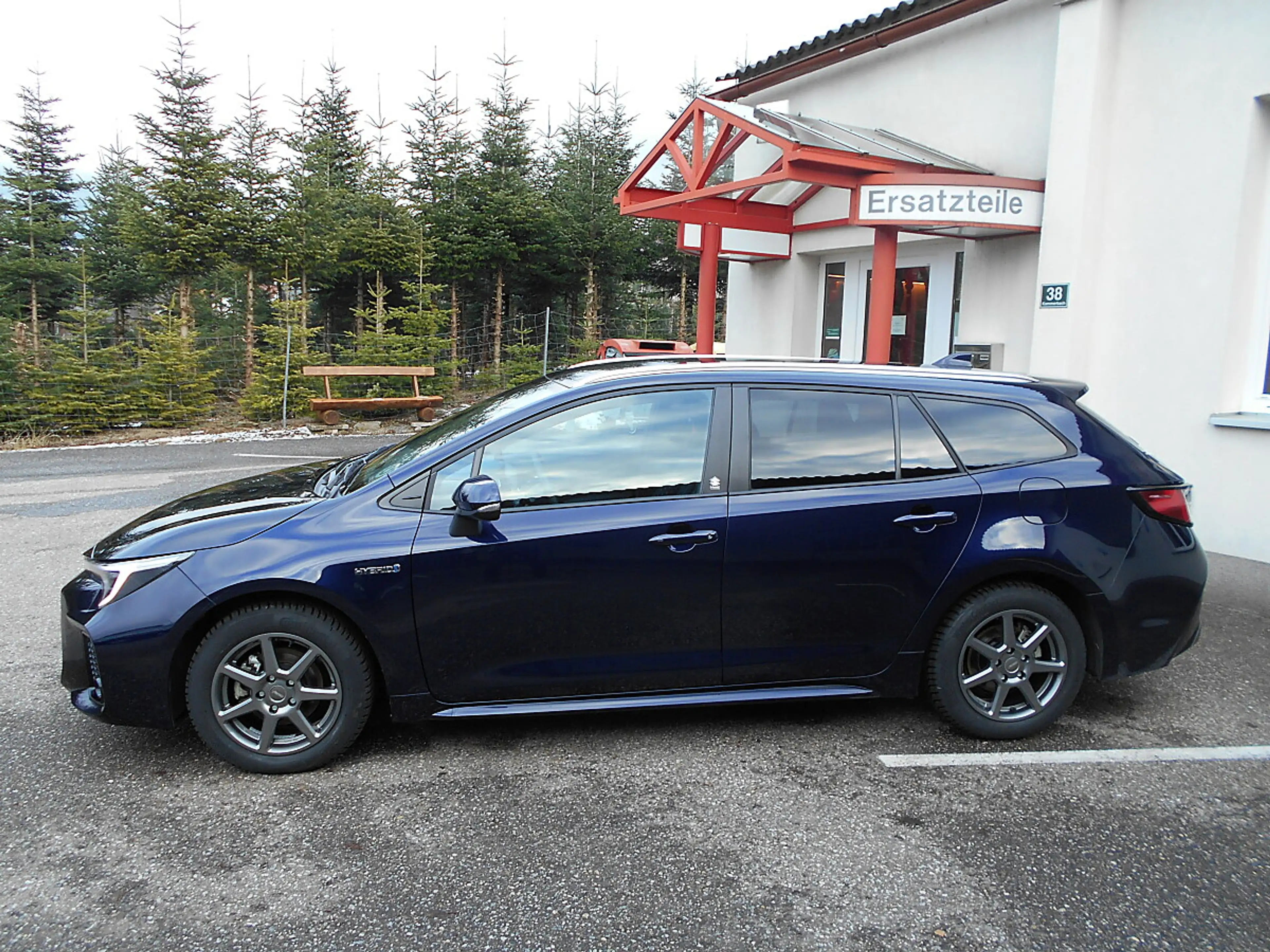 Suzuki Swace 1,8 HEV E-CVT Flash *Anhängerkupplung* — photo 3