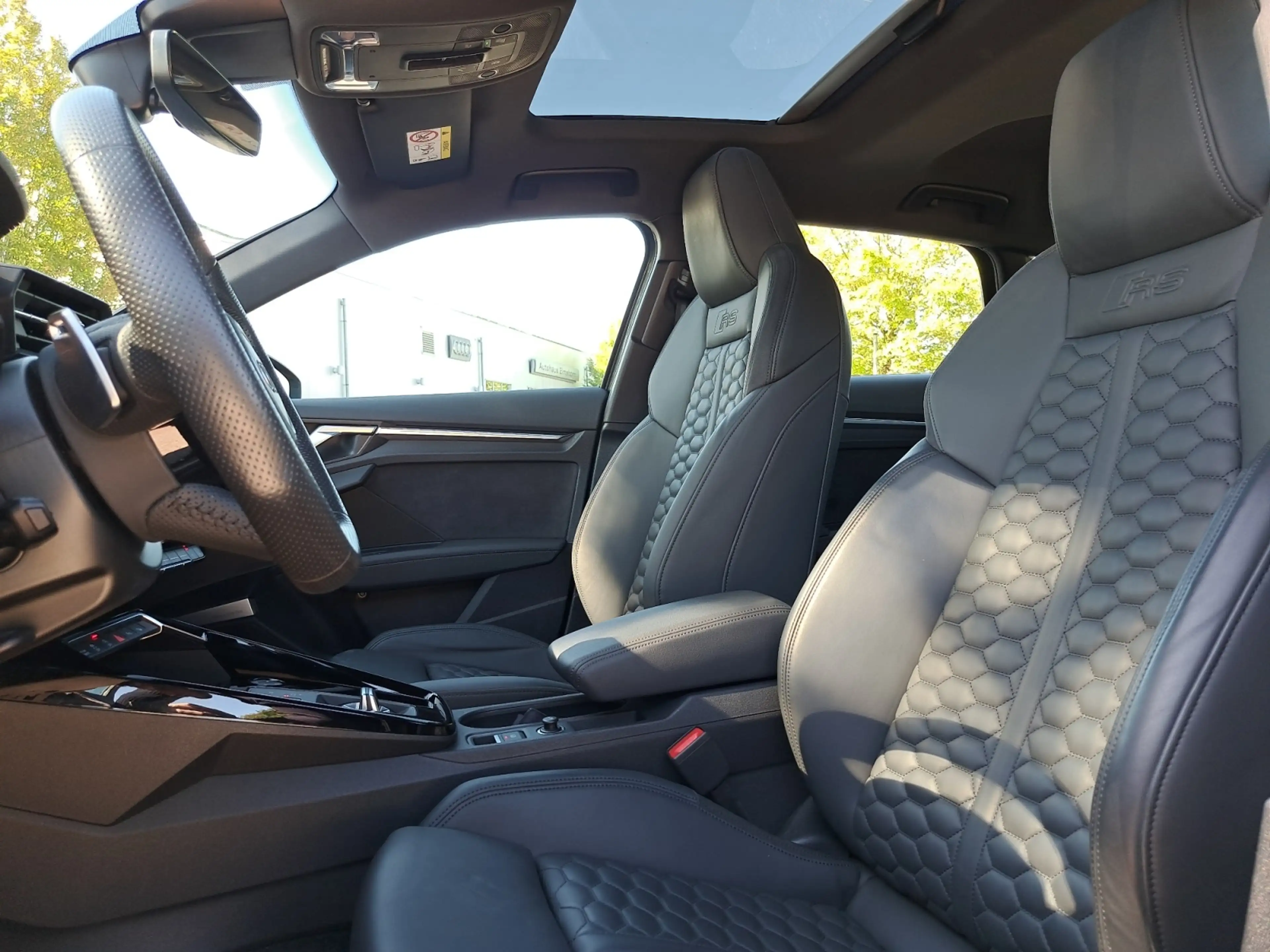 Audi RS3 Sportback quattro S tronic PANO SPORTABGAS NAV 4x — photo 15