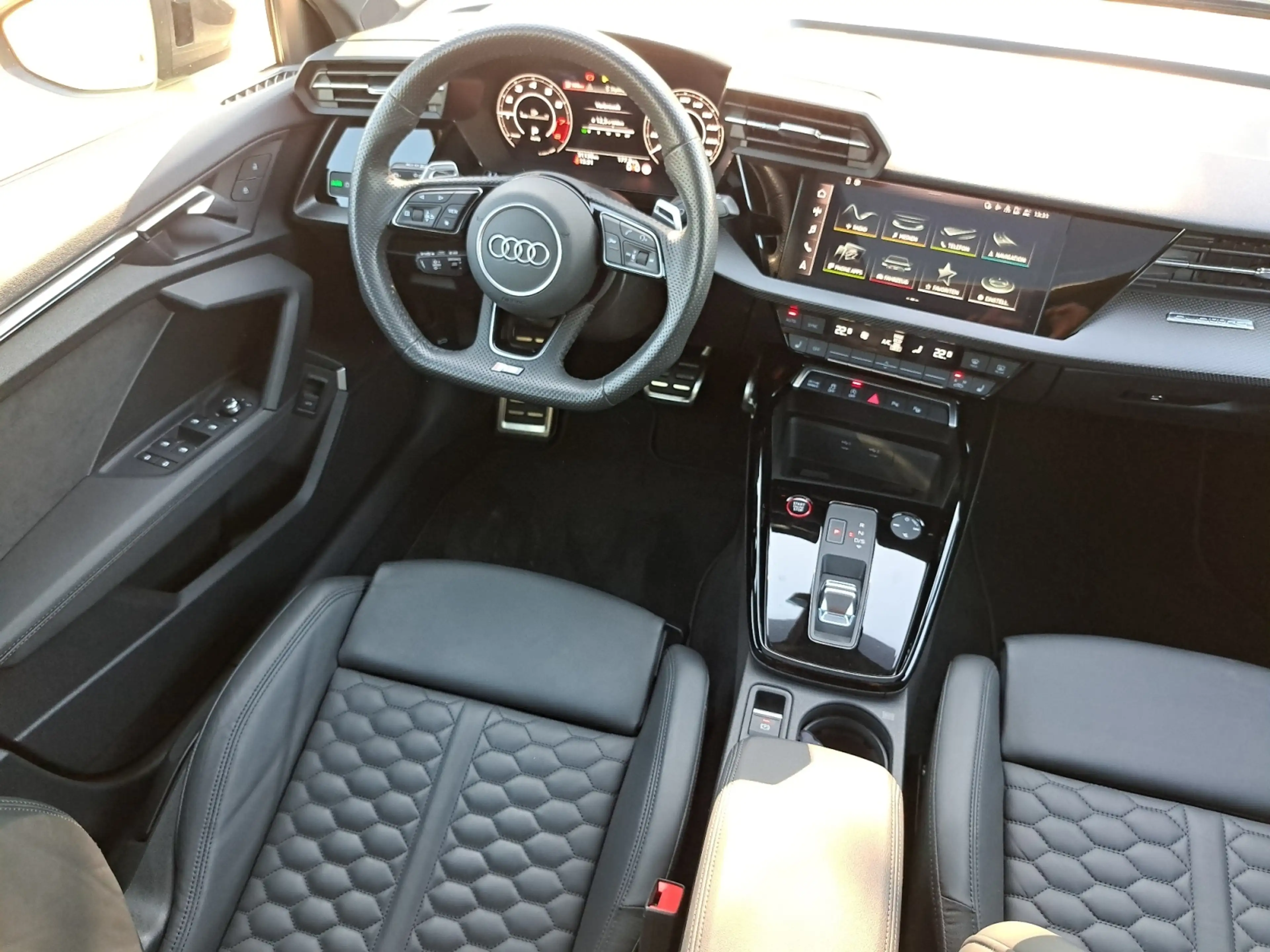 Audi RS3 Sportback quattro S tronic PANO SPORTABGAS NAV 4x — photo 13