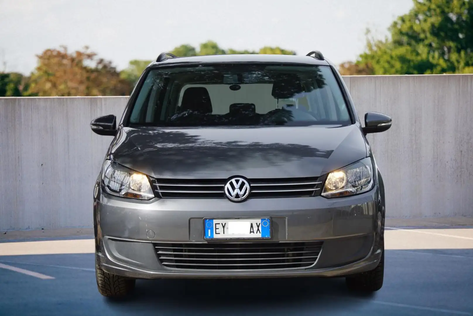 Volkswagen Touran 1.2 TSI Trendline Gris - 1