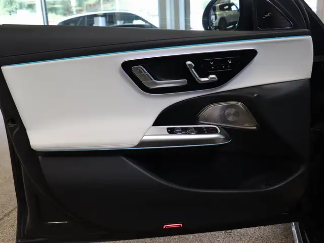 Mercedes-Benz E-Class view 10
