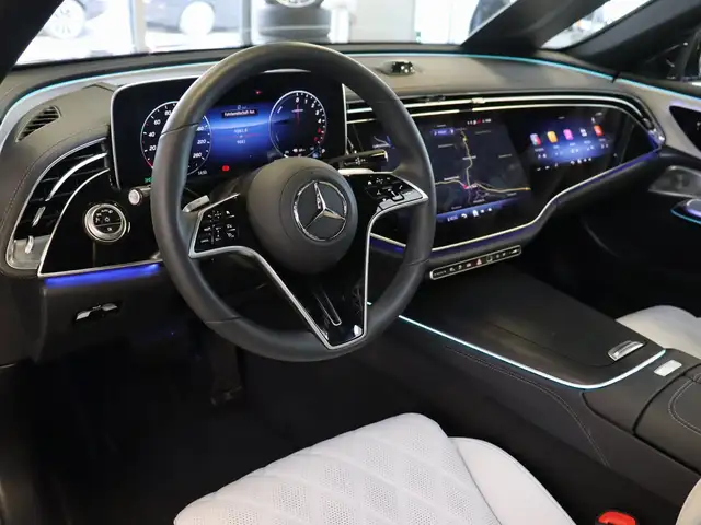 Mercedes-Benz E-Class view 9
