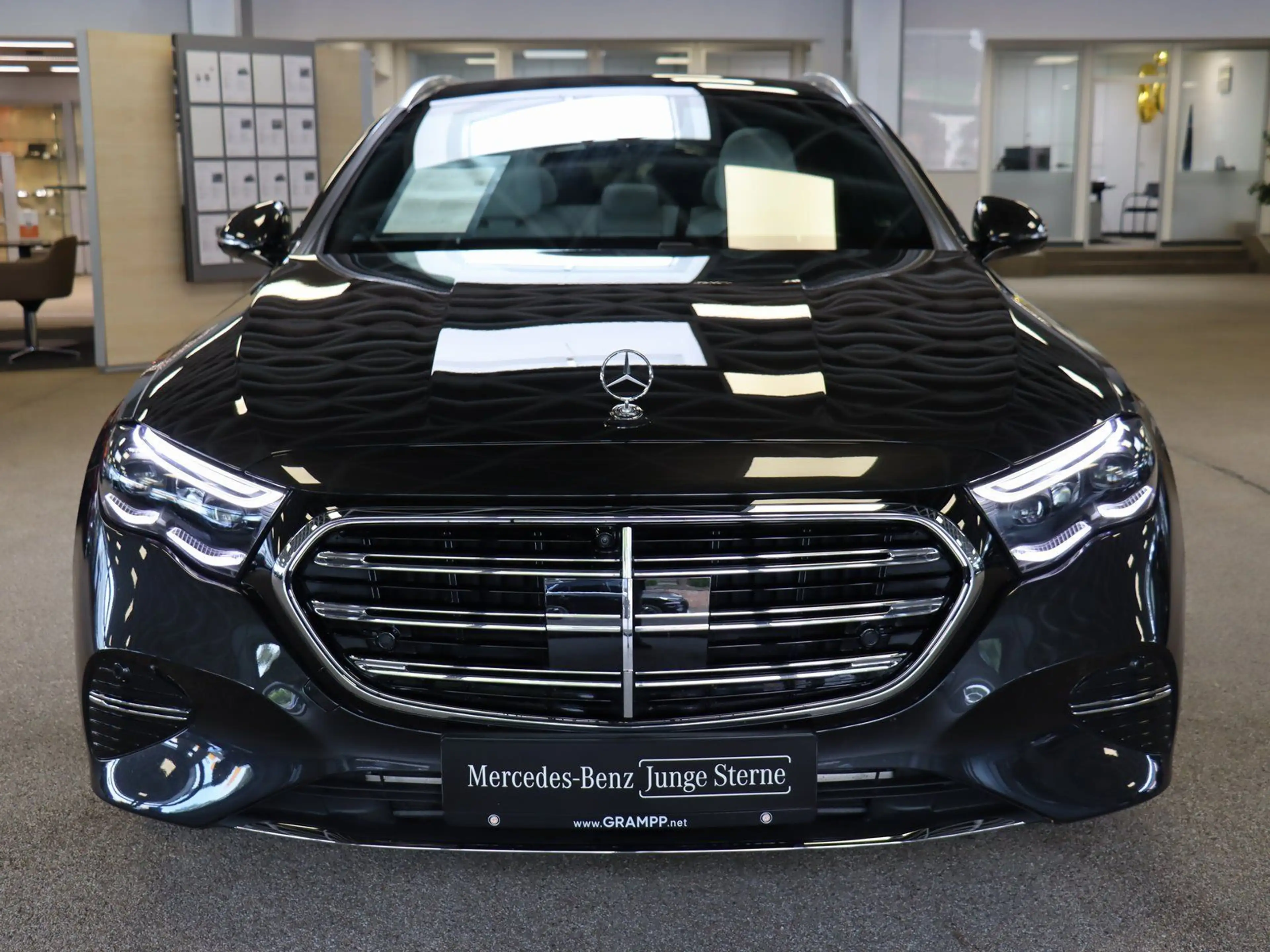 Mercedes-Benz E 300 T de 4M Exclusive Premium-Plus/AHK/Massage — photo 2