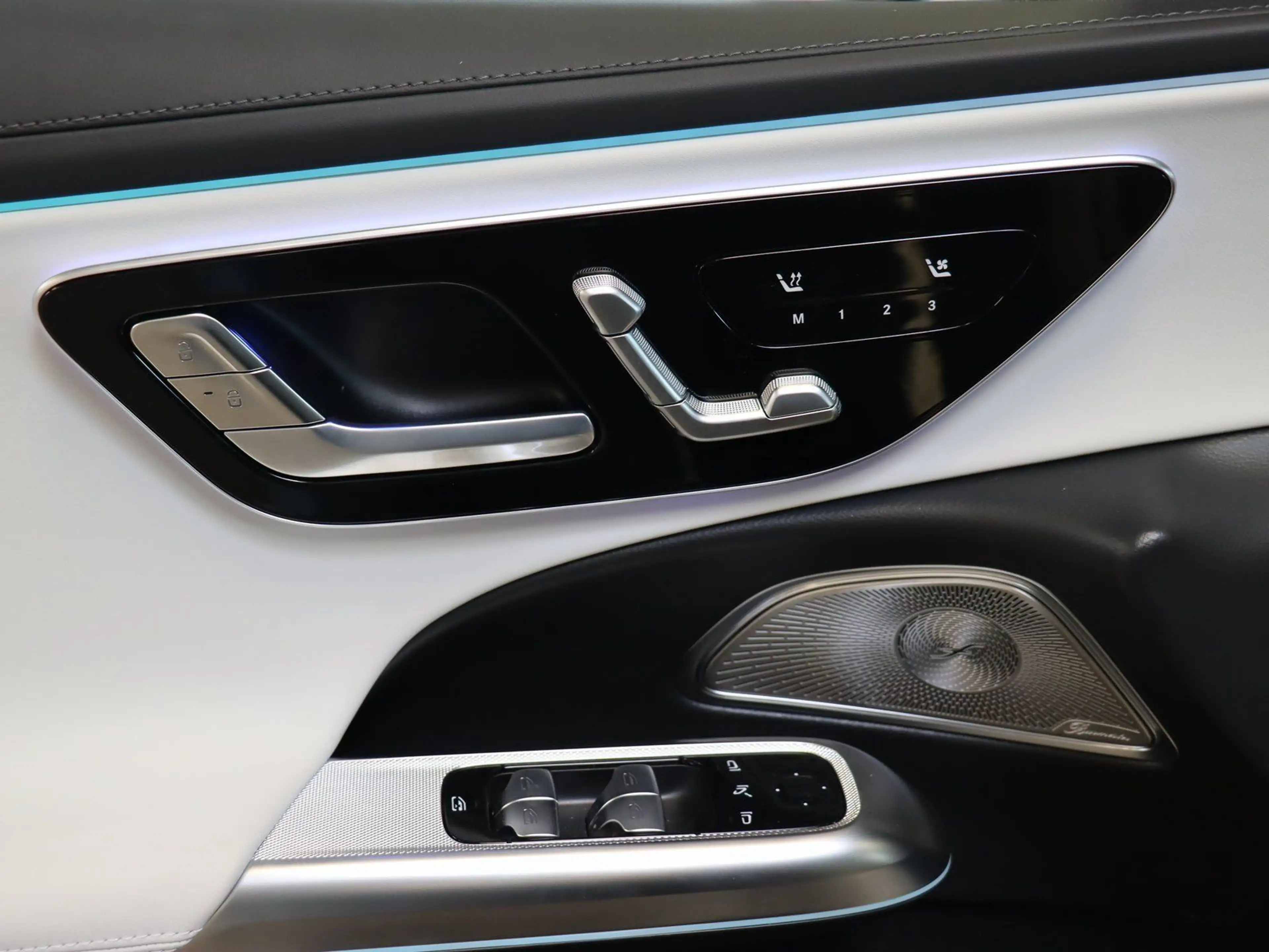 Mercedes-Benz E 300 T de 4M Exclusive Premium-Plus/AHK/Massage — photo 11