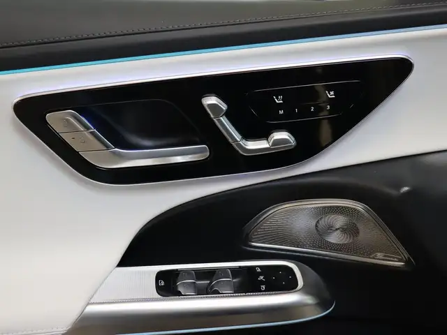 Mercedes-Benz E-Class view 11