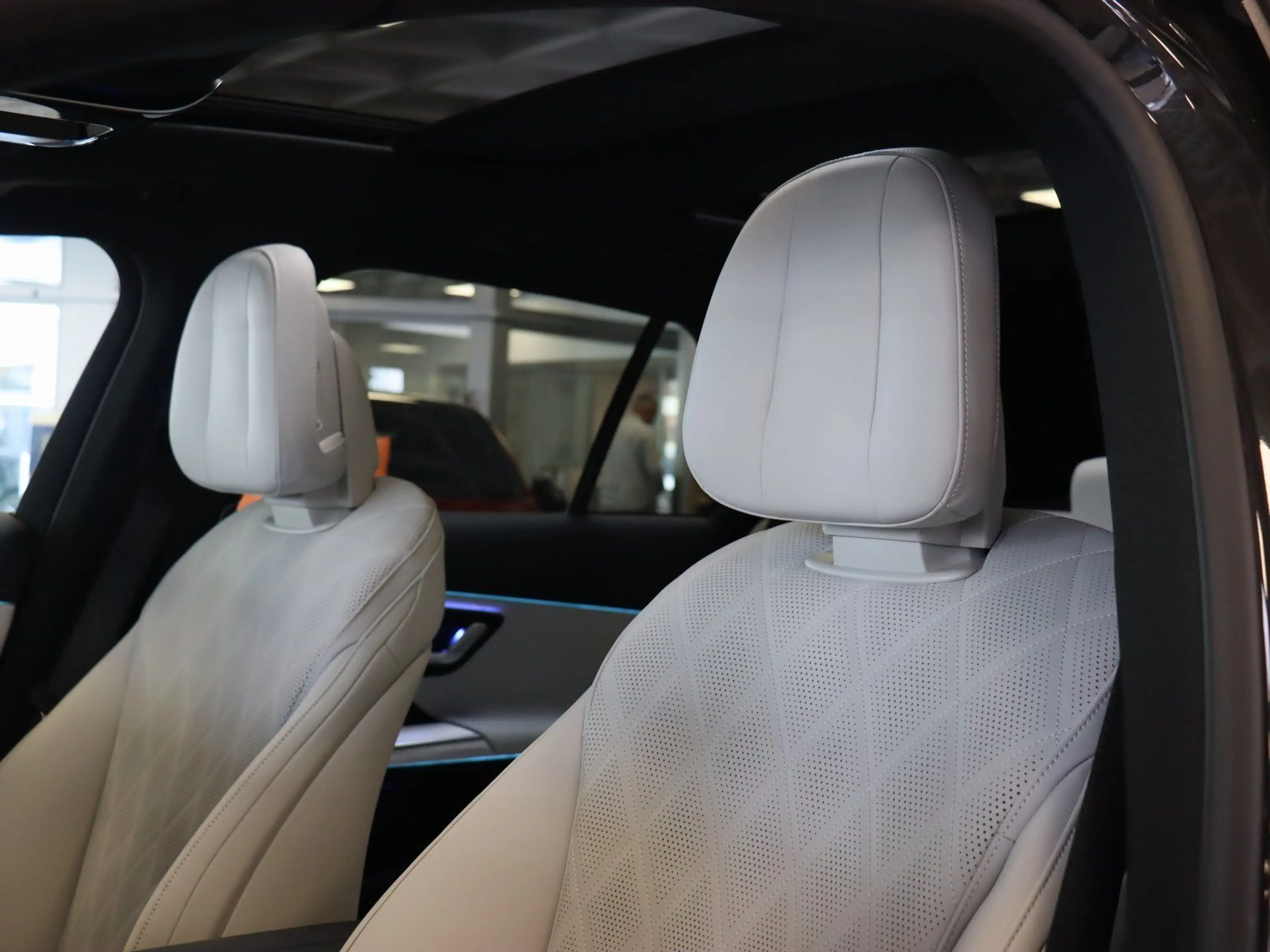 Mercedes-Benz E 300 T de 4M Exclusive Premium-Plus/AHK/Massage — photo 13
