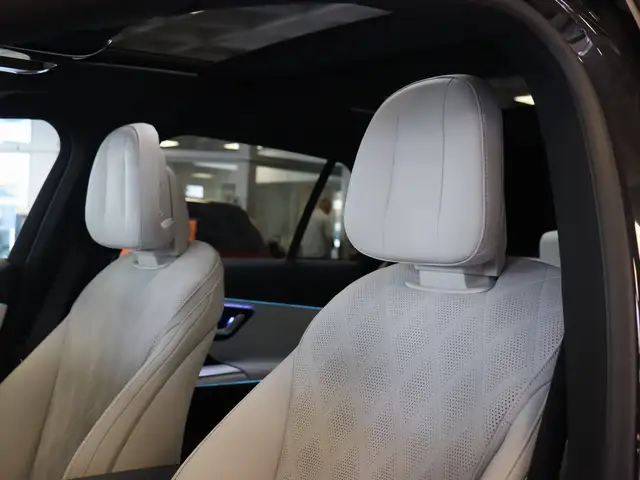 Mercedes-Benz E-Class view 13