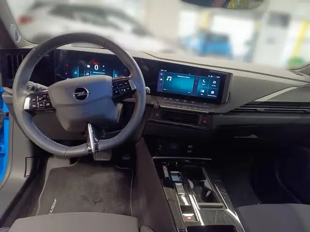 Opel Astra view 9