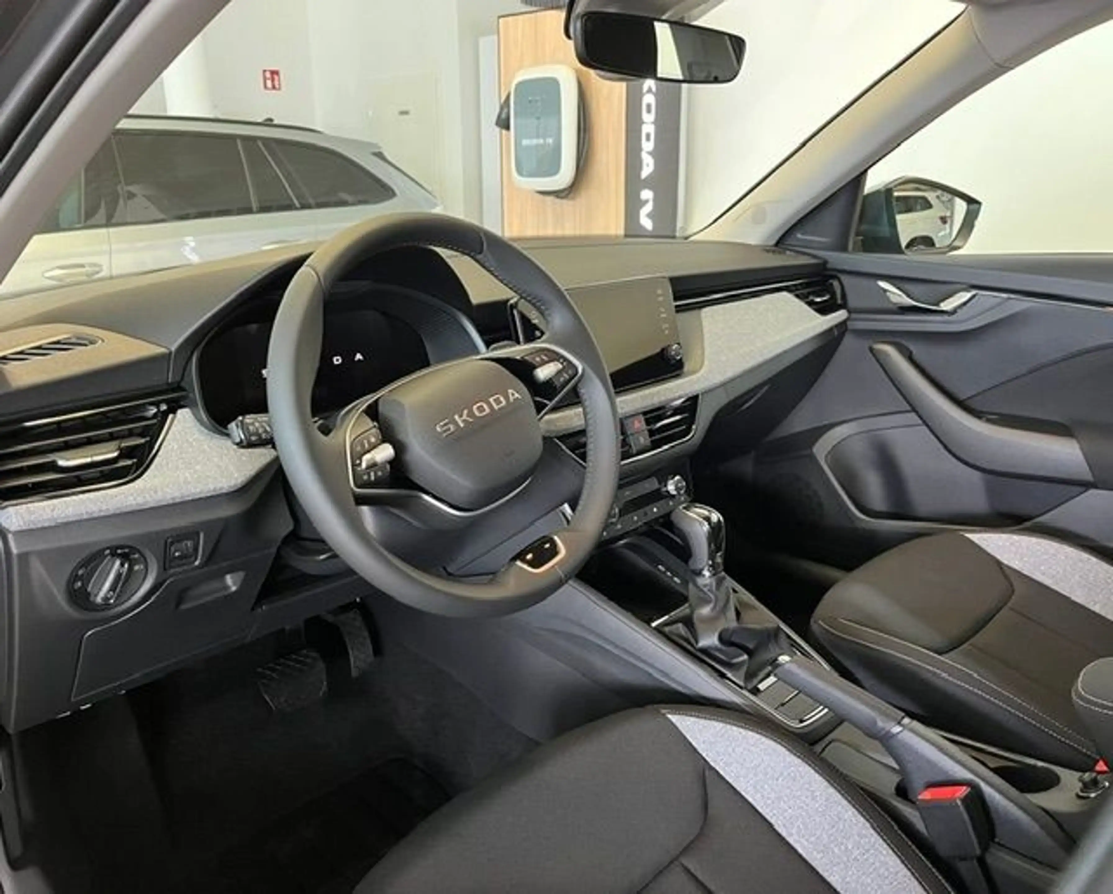 Skoda Kamiq 1.5 TSI DSG Selection+KlimaAT+Virtual Cock — photo 8