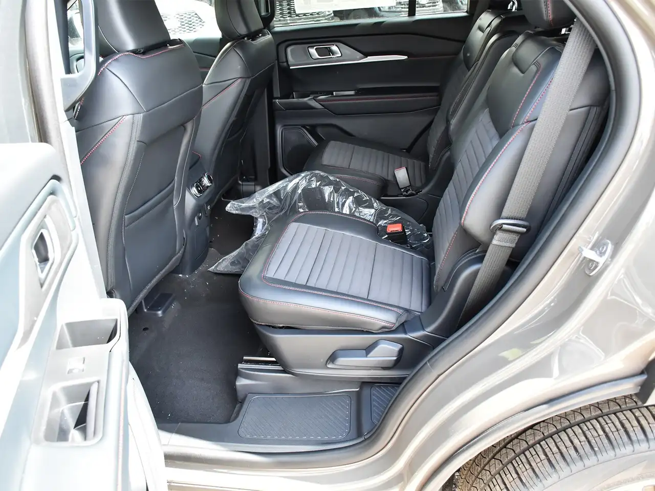 Ford Explorer снимка Ford Explorer