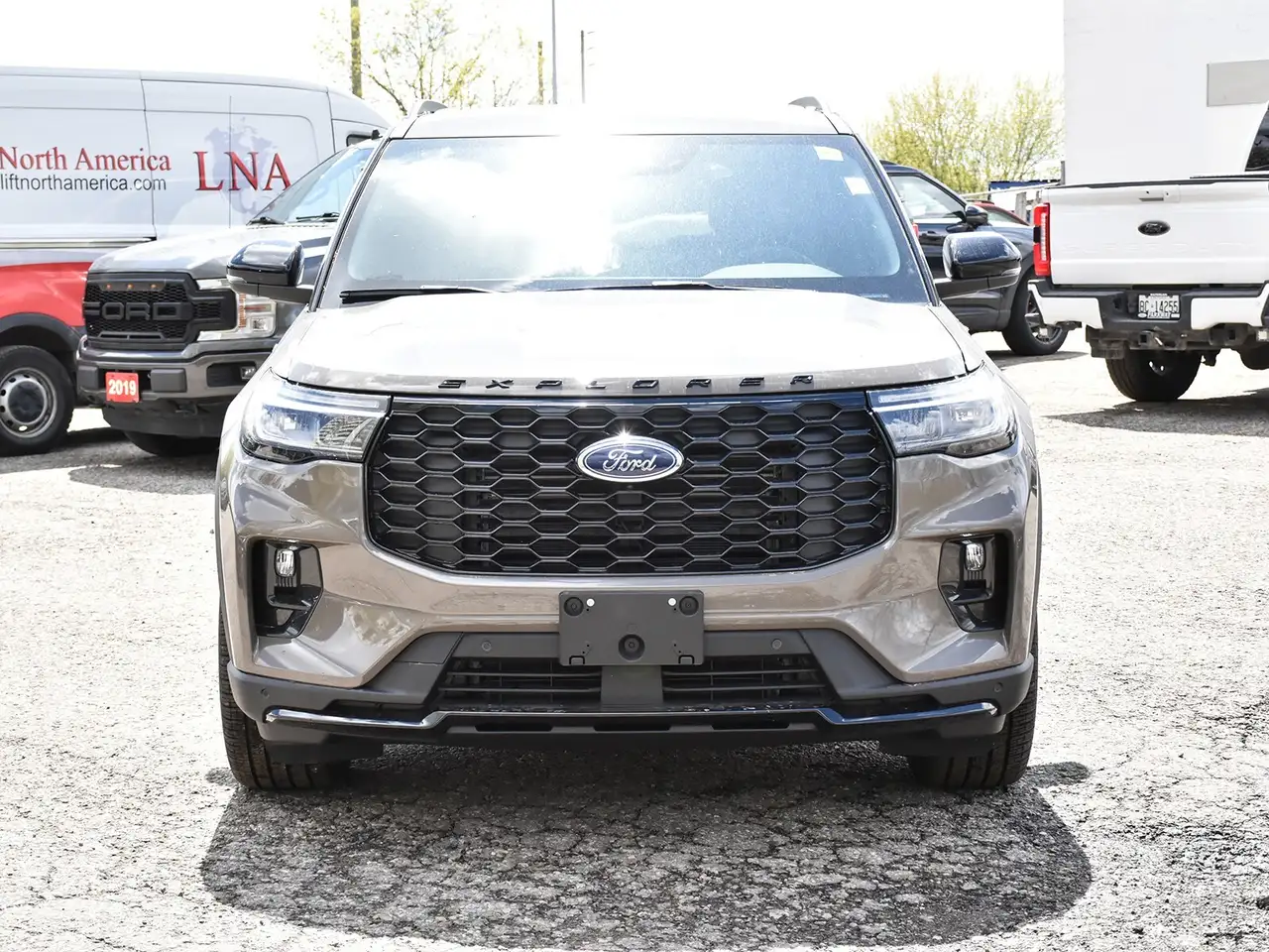 Ford Explorer снимка Ford Explorer