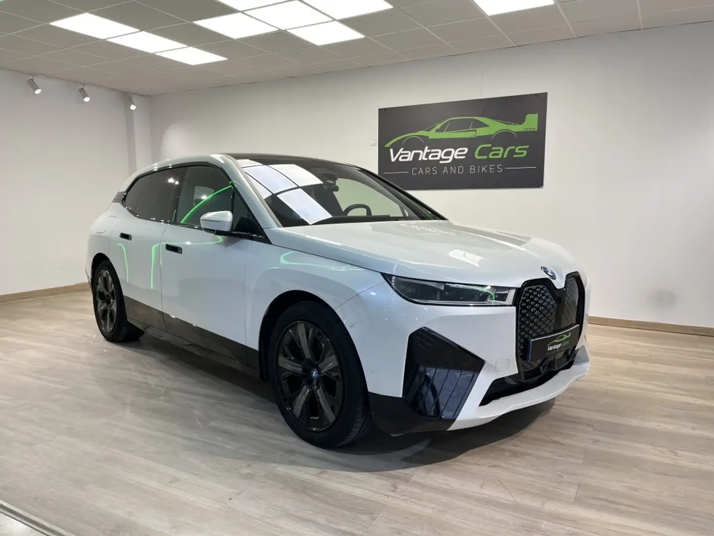 BMW i7 eDrive 50 M Sport Pro Blanc - 1