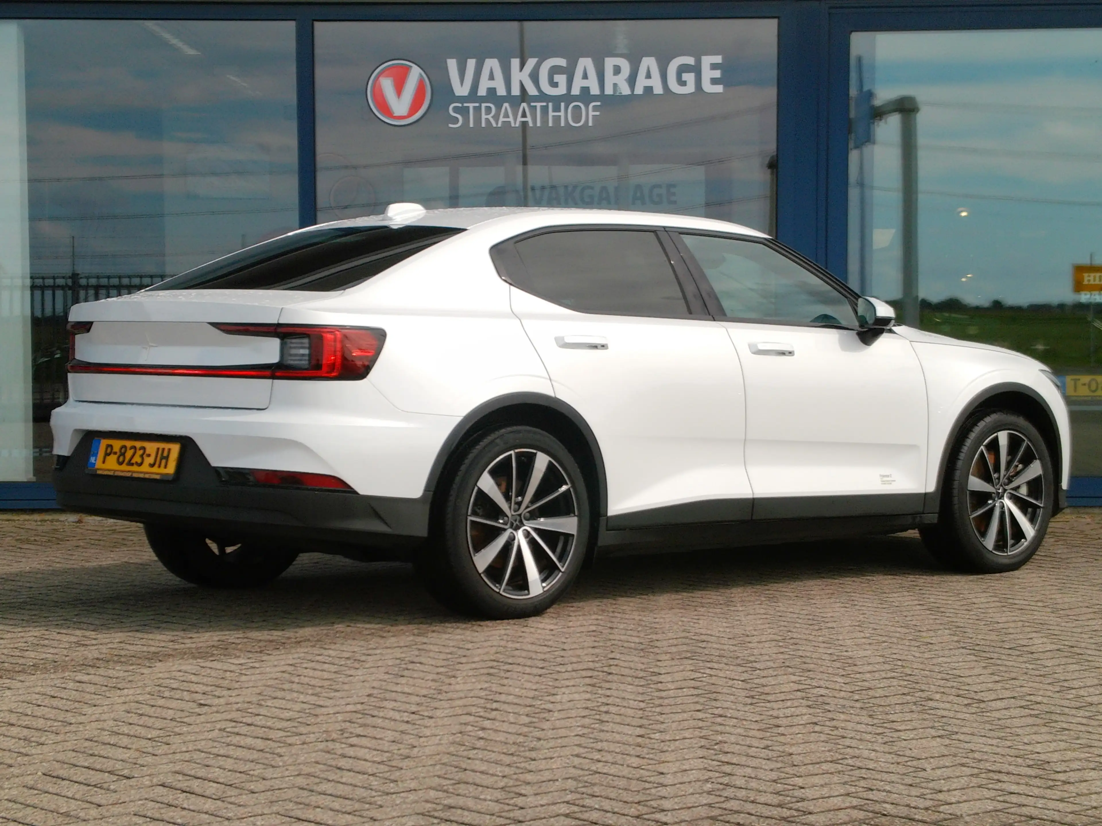 Polestar 2 Standard Range 63 kWh, SOH 92.1 % / Trekhaak / Car — photo 25