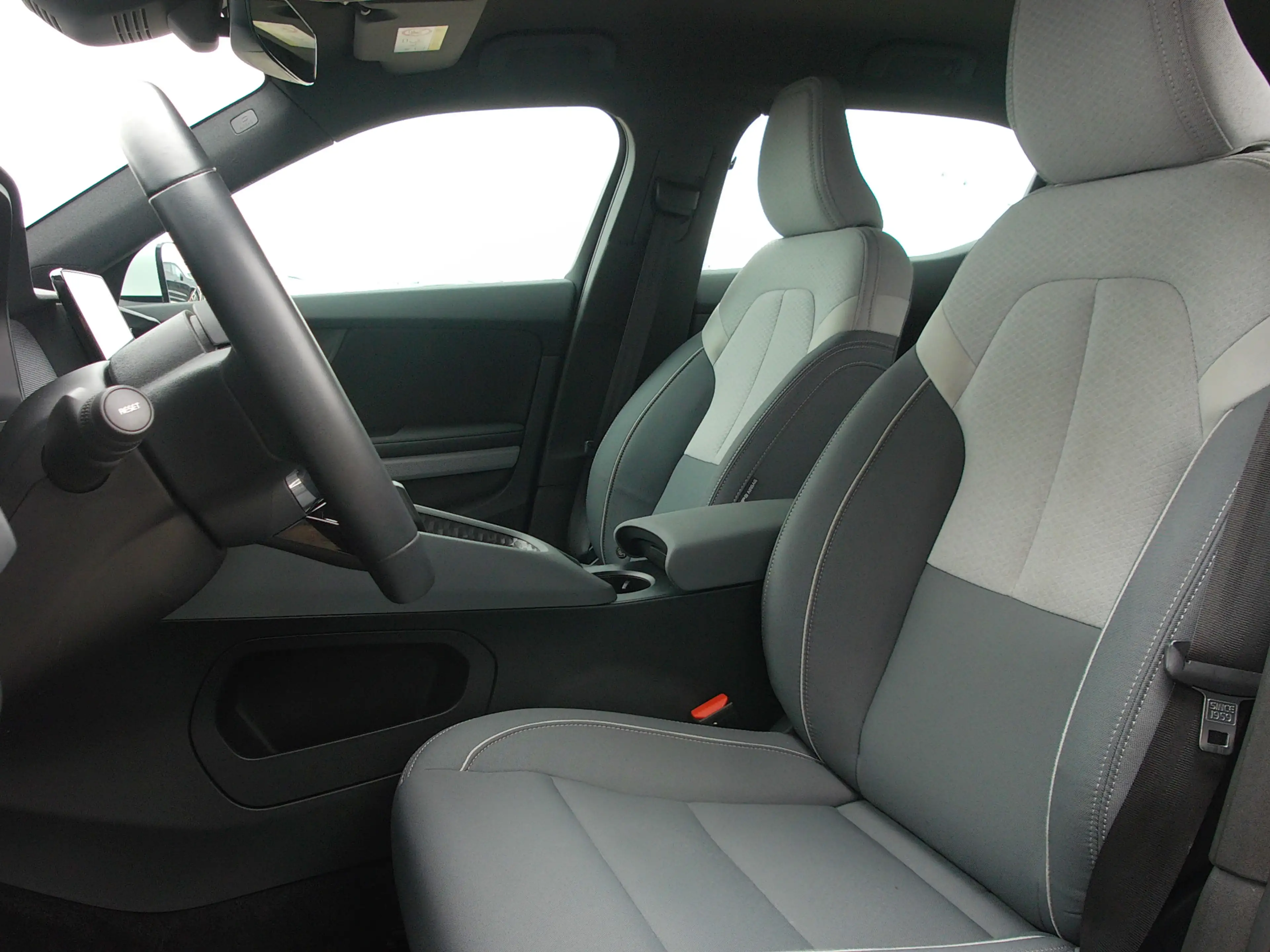 Polestar 2 Standard Range 63 kWh, SOH 92.1 % / Trekhaak / Car — photo 5
