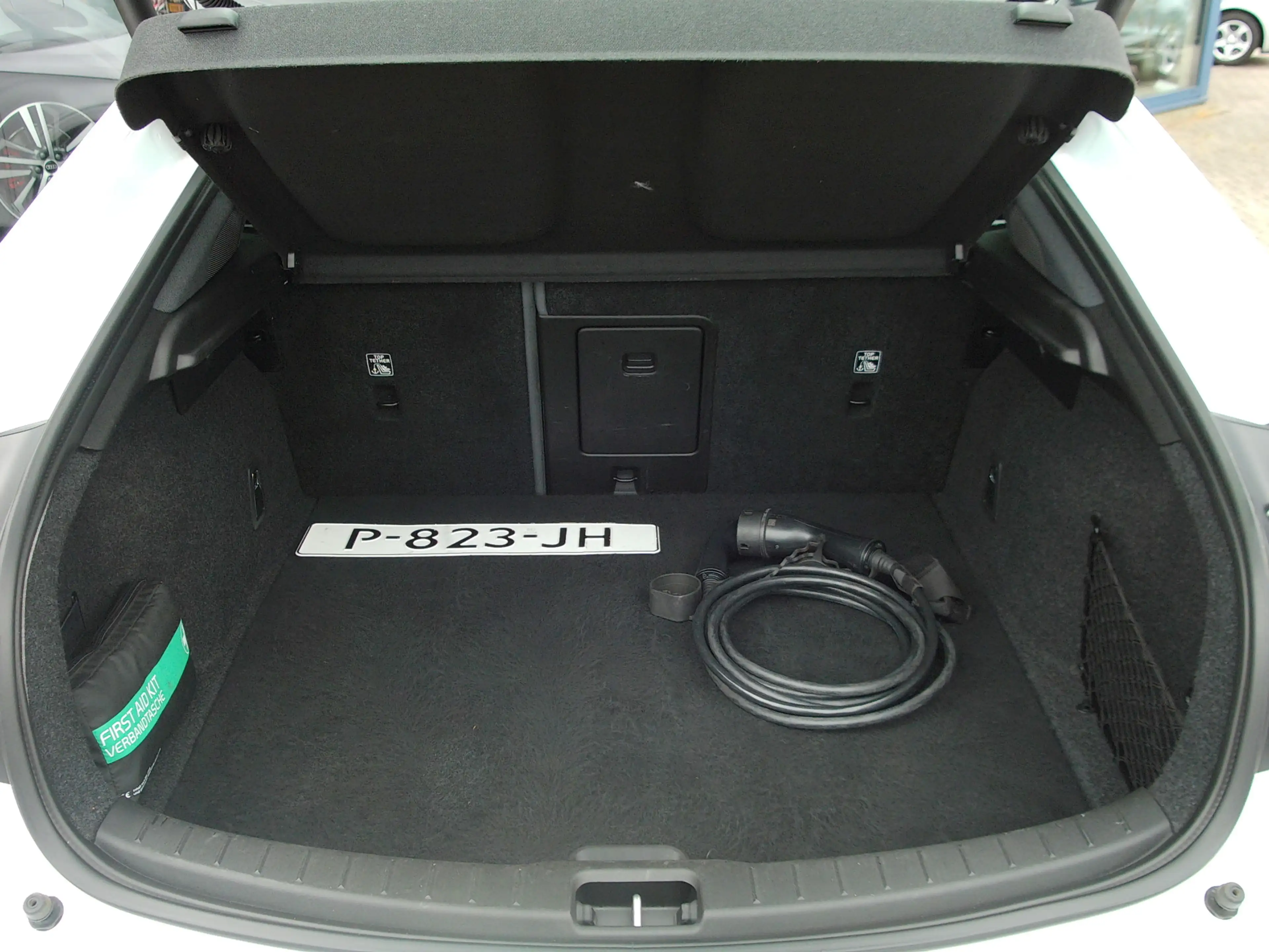 Polestar 2 Standard Range 63 kWh, SOH 92.1 % / Trekhaak / Car — photo 27