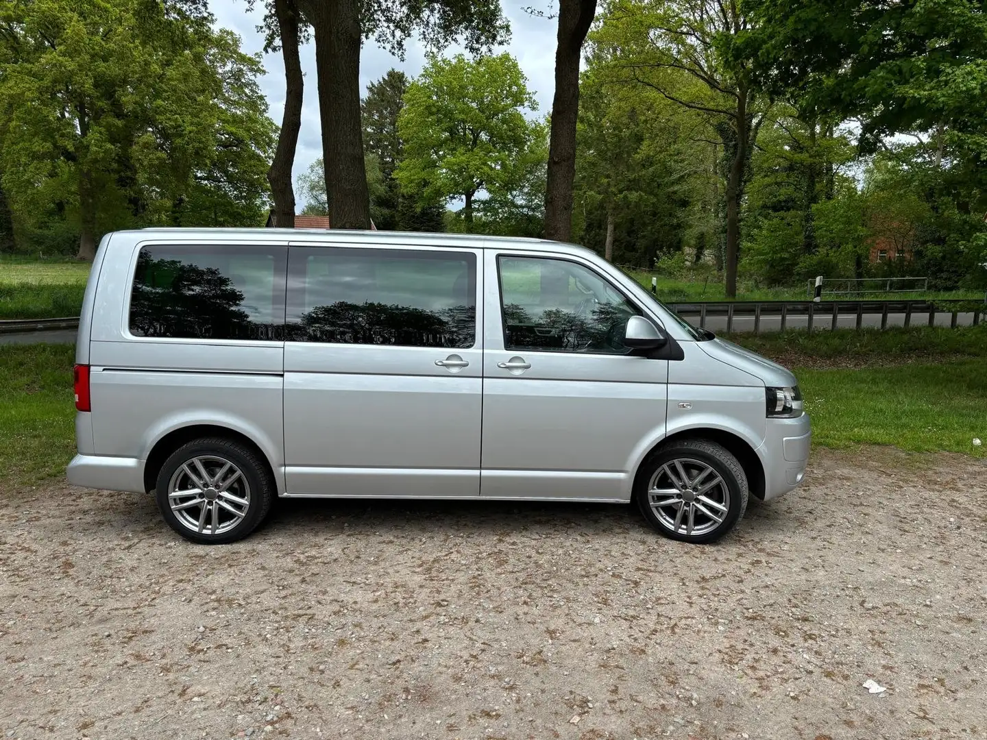 Volkswagen T5 Multivan Multivan T5.1 TDI DSG Comfortline Silber - 2