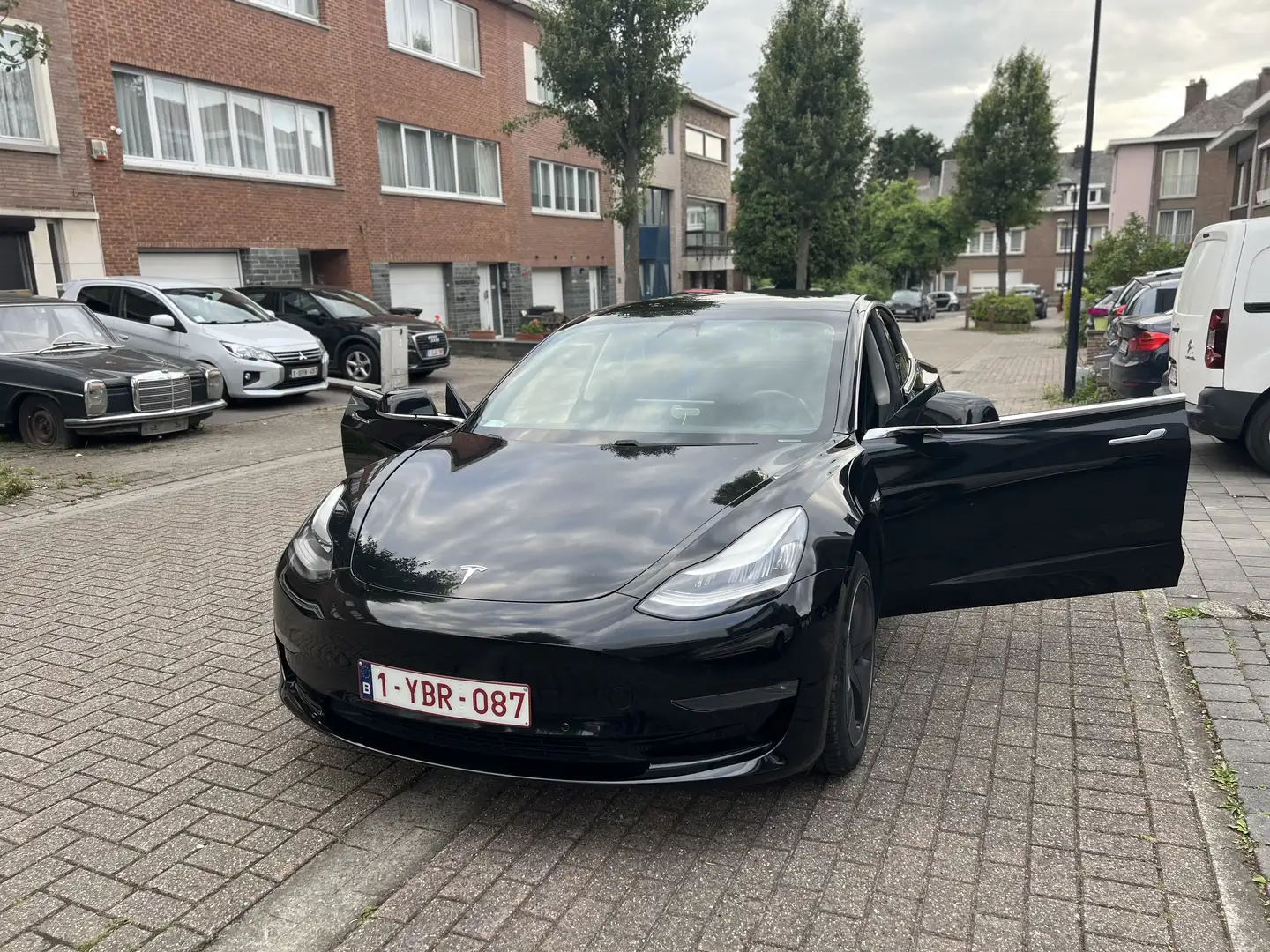 Tesla Model 3 Standard Reichweite Plus Hinterradantrieb - 2