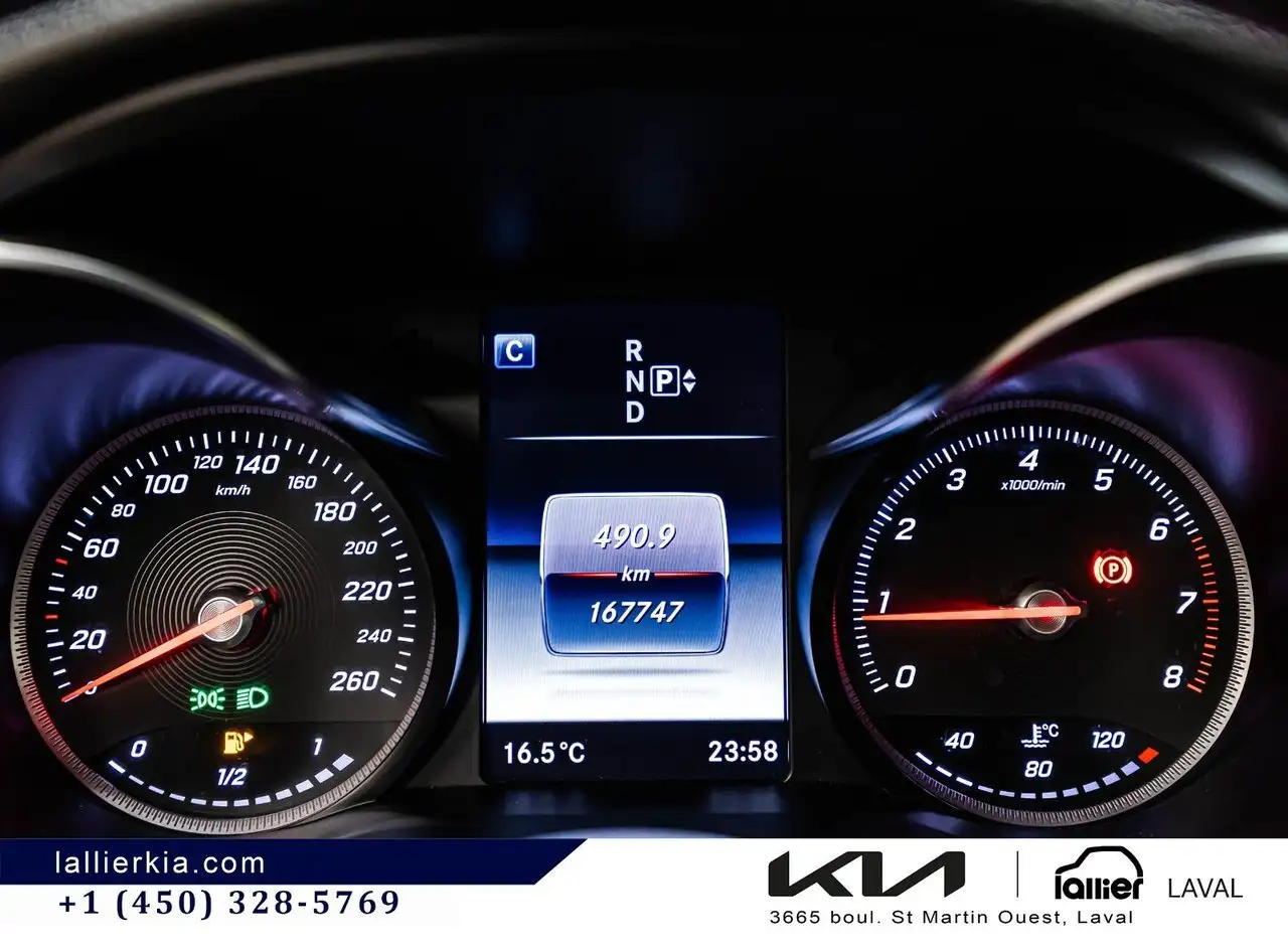 Mercedes-Benz C-Class снимка Mercedes-Benz C-Class