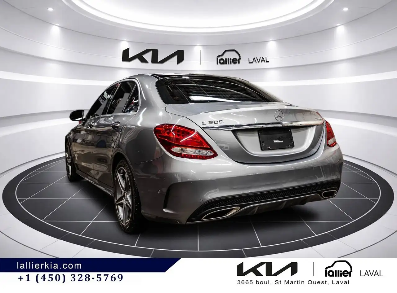 Mercedes-Benz C-Class снимка Mercedes-Benz C-Class