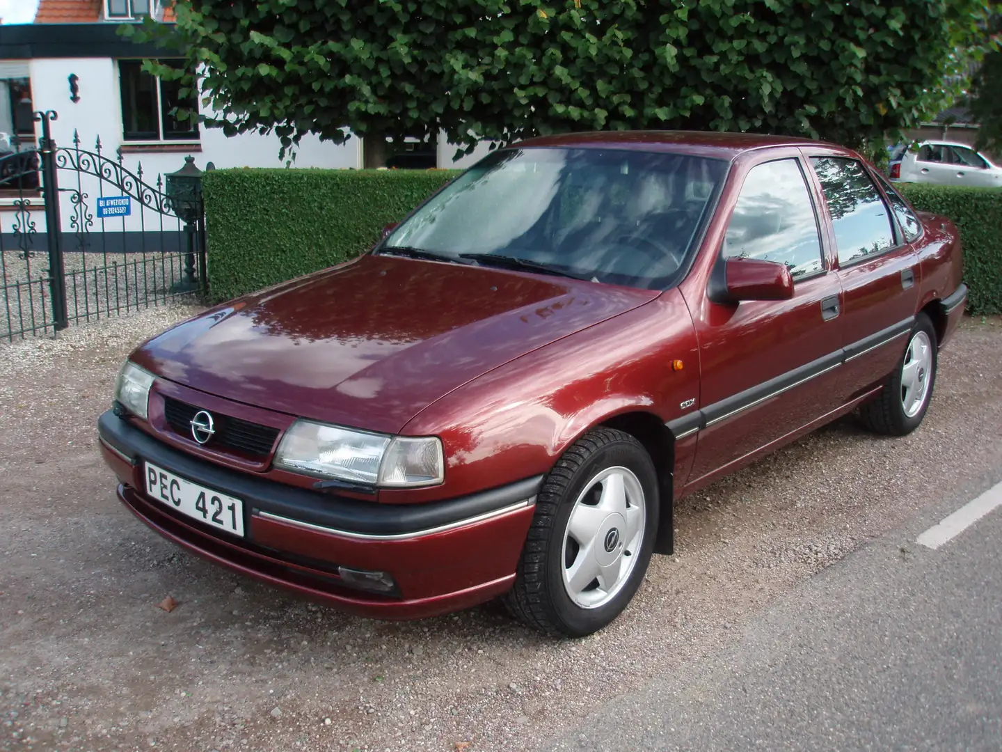 Opel Vectra 2.0i CDX **30.495 org.km.**NIEUWSTAAT**IMPORT ZWED Piros - 1