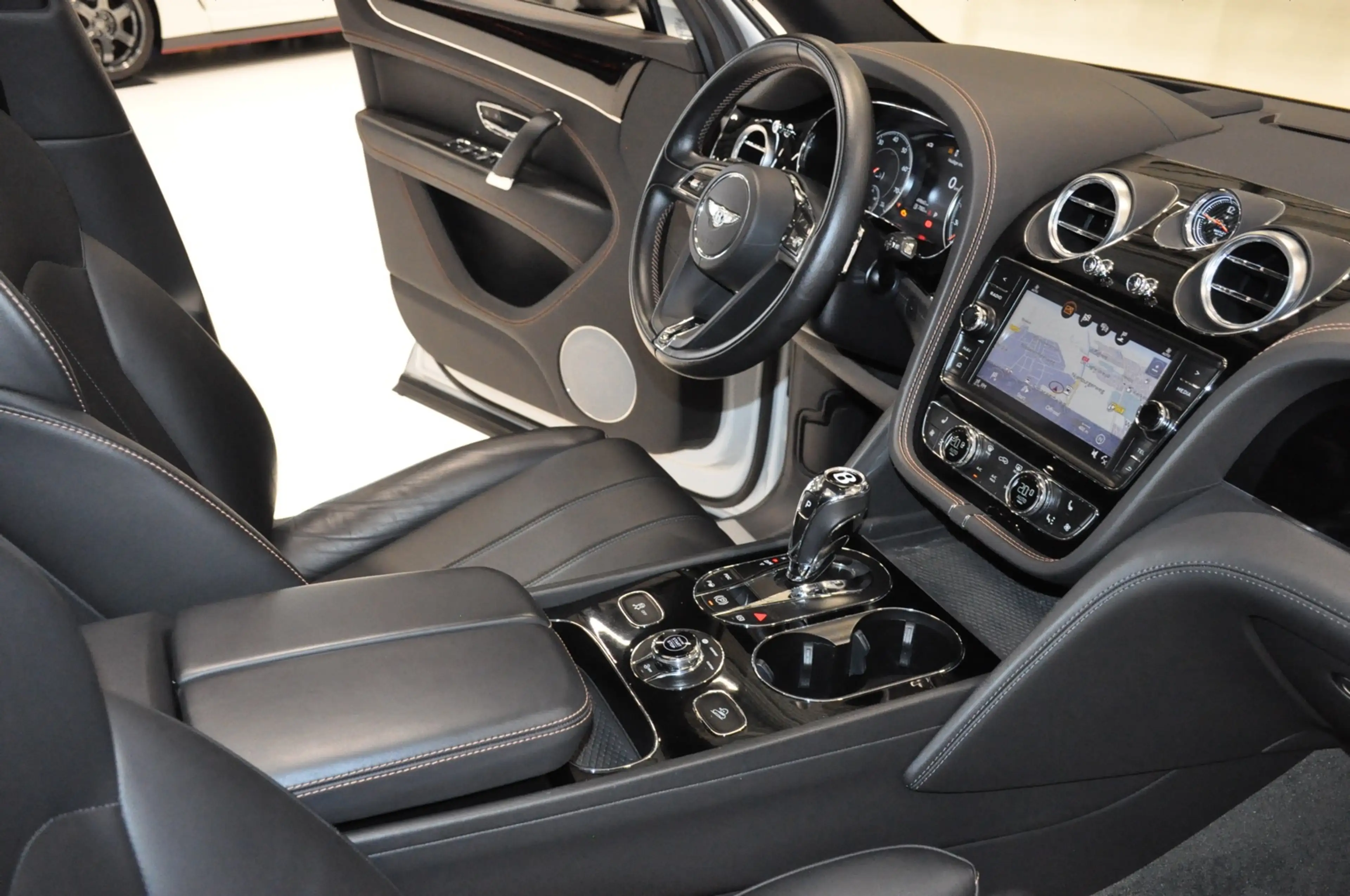 Bentley Bentayga 4.0 V8 origineel 49.860 km — photo 14