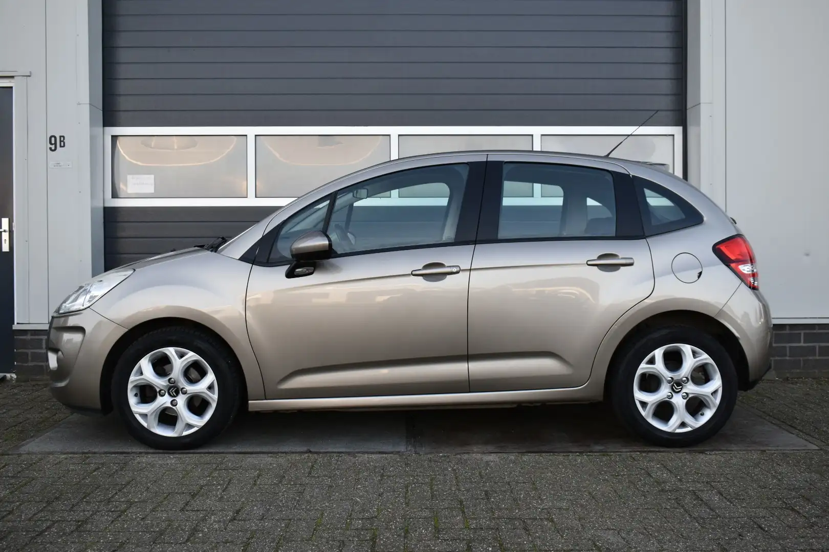 Citroen C3 1.4 Ligne Business Beige - 2