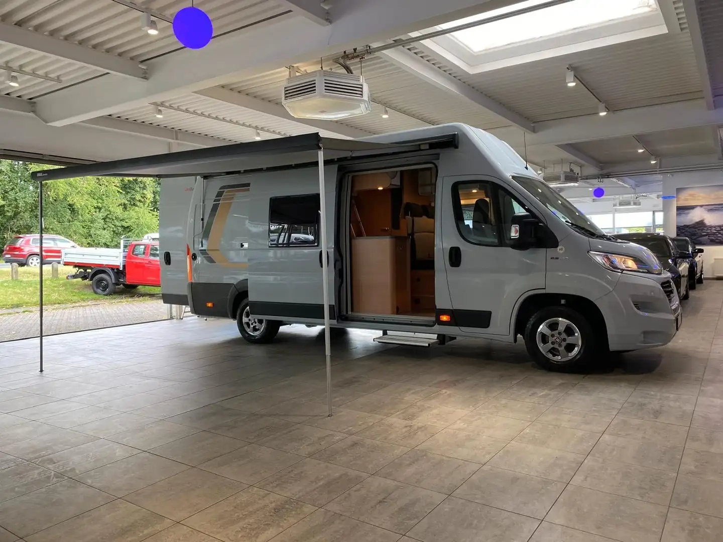 Fiat Ducato Weinsberg Wohnmobil Outlaw Carabus XXL Grau - 2