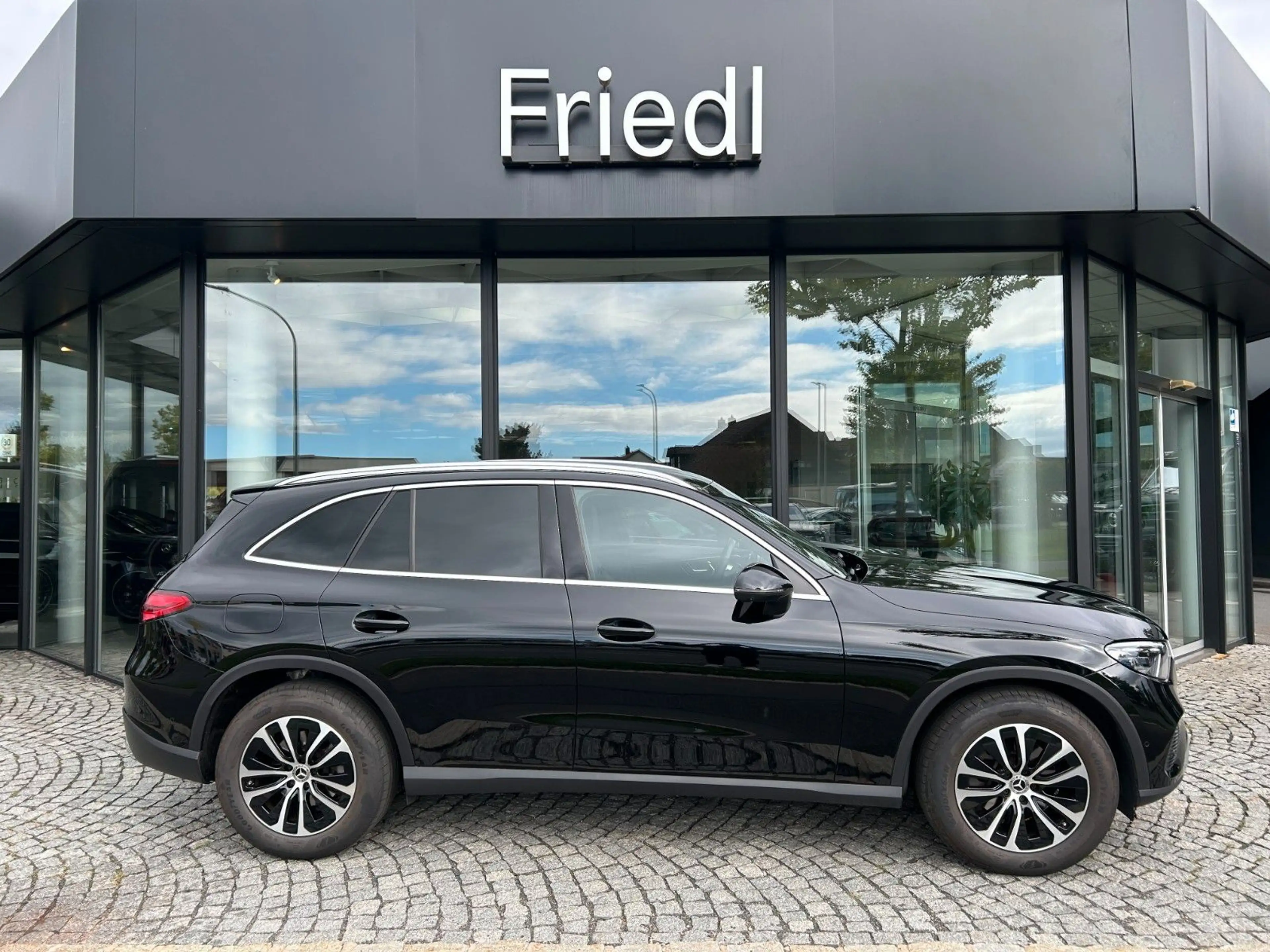 Mercedes-Benz GLC 220 4M Edition Avantgarde, AHK, 360, Digital — photo 2