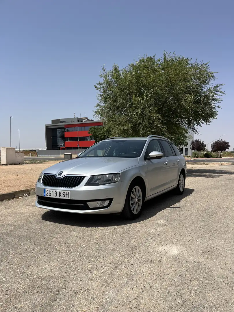 Skoda Octavia Combi 2.0 TDI (Green tec) DSG Ambition - 2
