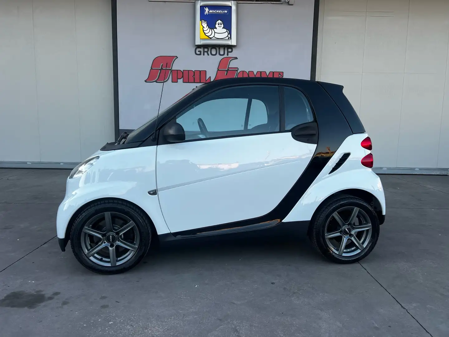 smart forTwo Cabrio 1.0 mhd Passion 71cv Bianco - 2