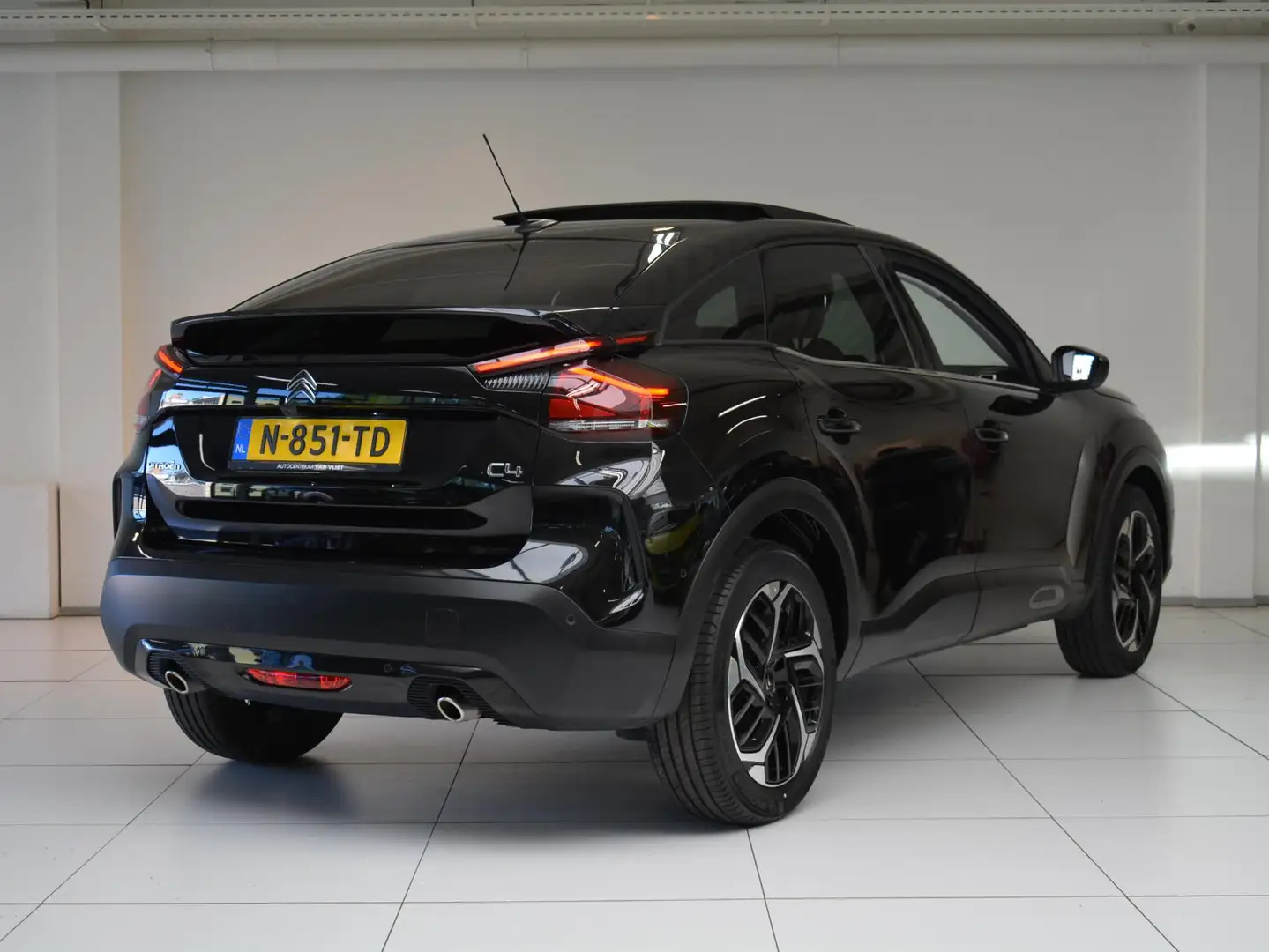 Citroen C4 1.2 Turbo 130pk Automaat Shine | Panoramadak | Hif Zwart - 2