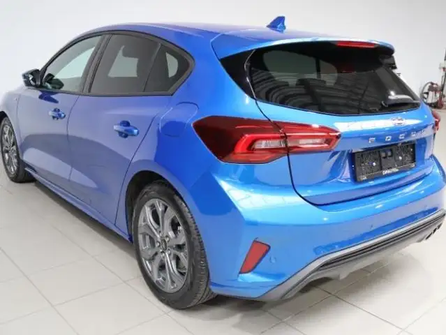 Ford Focus view 8