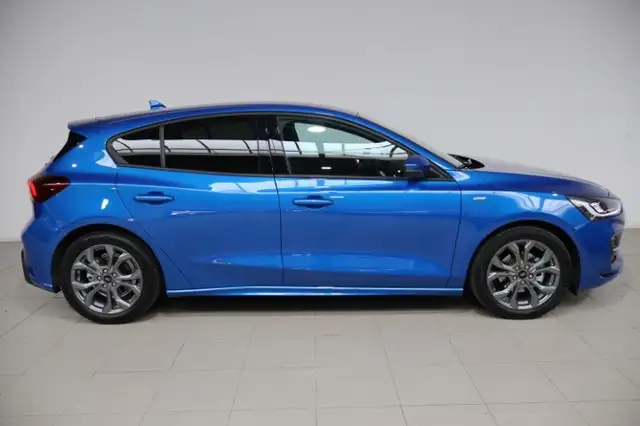 Ford Focus view 6